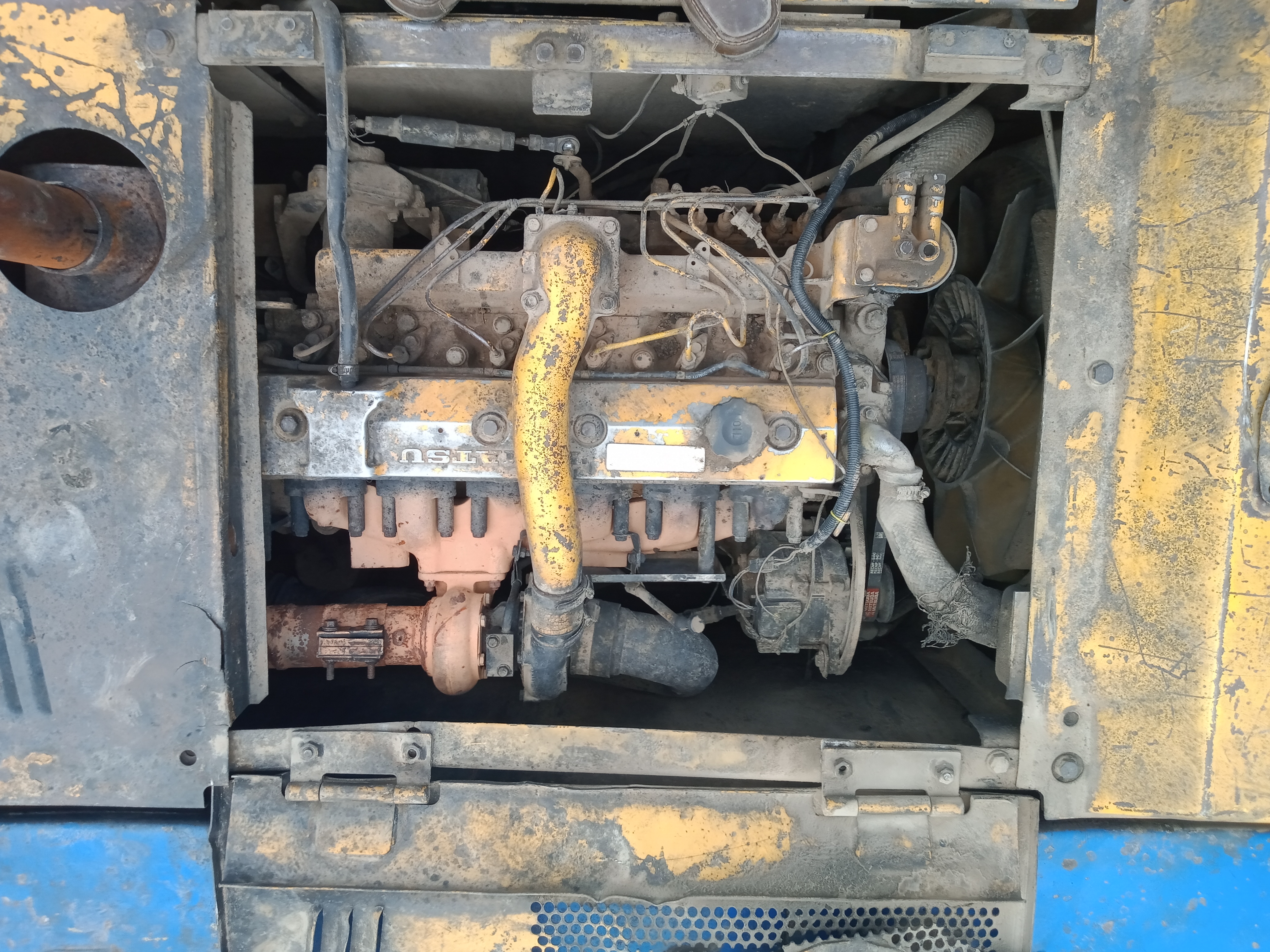 KOMATSU PC200-5 รถไฟฟ้าเต็ม คอลโทลยาว แอร์ใช้ได้ เครื่องปั้มแน่น ช่วงล่างดี เอกสารอินวอยช์