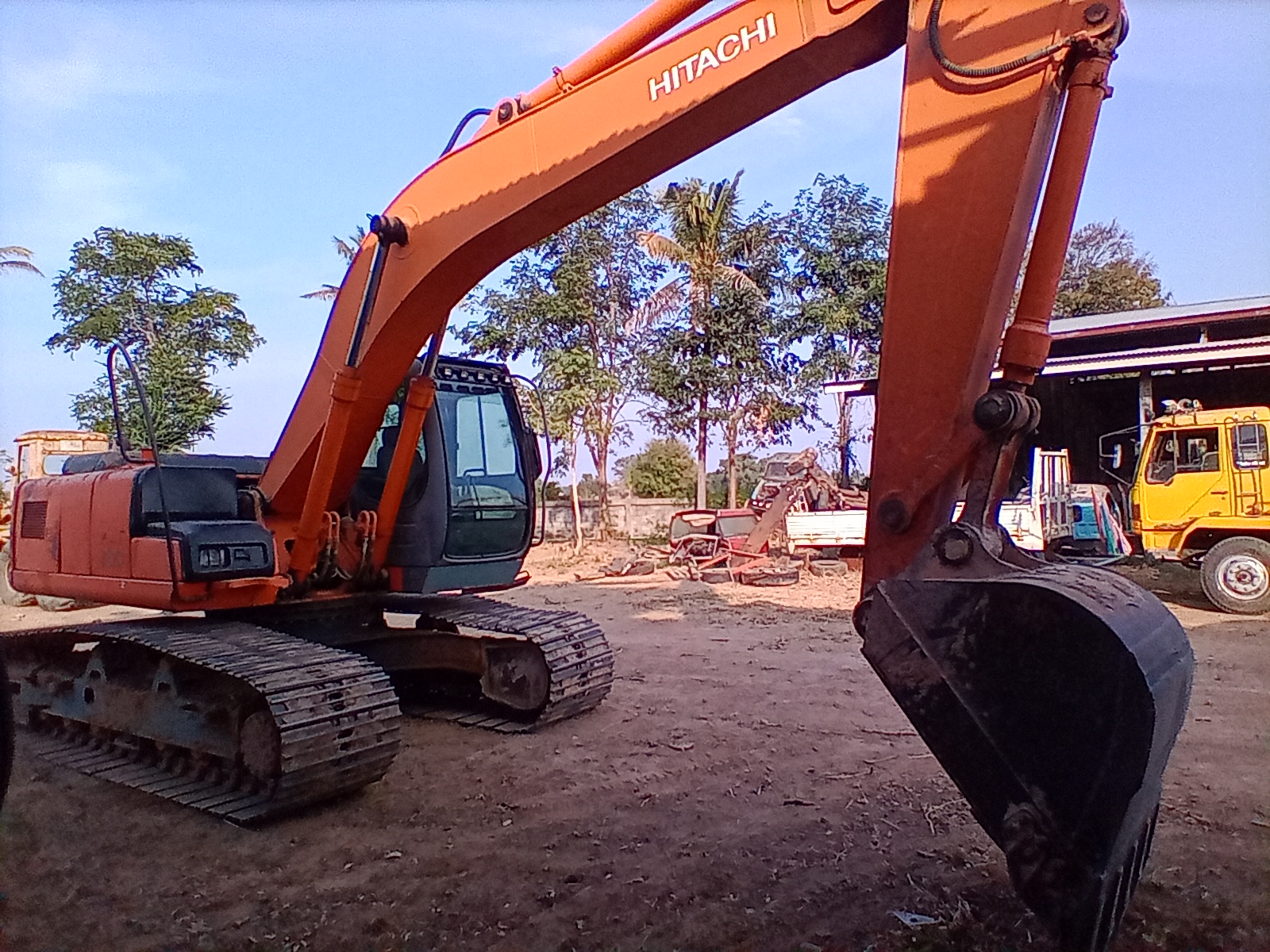 แบ็คโฮ HITACHI ZX-1