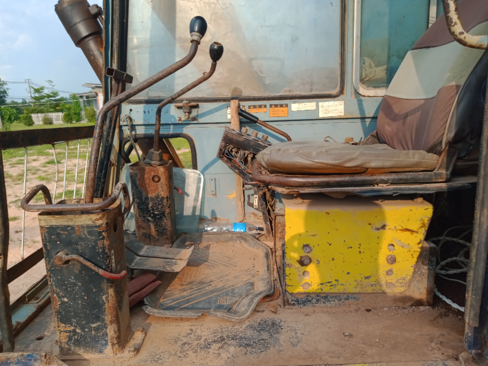 KOMATSU PC60-5 เครื่องแน่น ปั้มแรง ช่วงล่างเต็ม