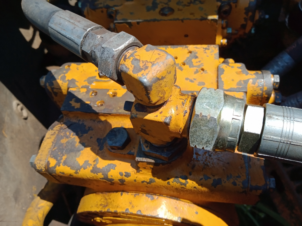 KOMATSU PC60-5 เครื่องแน่น ปั้มแรง ช่วงล่างเต็ม