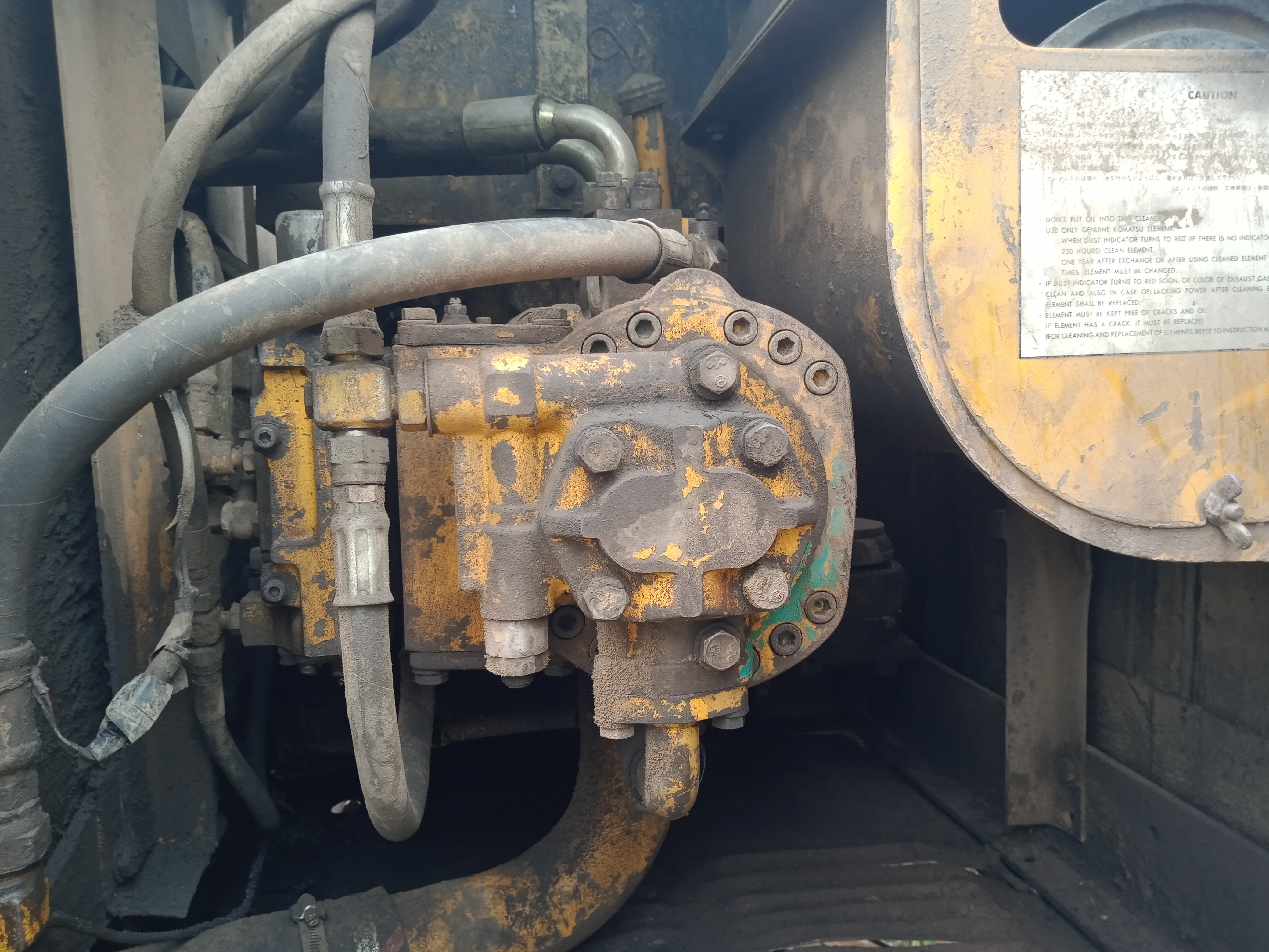 KOMATSU PC200-5 รถไฟฟ้าเต็ม คอลโทลยาว แอร์ใช้ได้ เครื่องปั้มแน่น ช่วงล่างดี เอกสารอินวอยช์