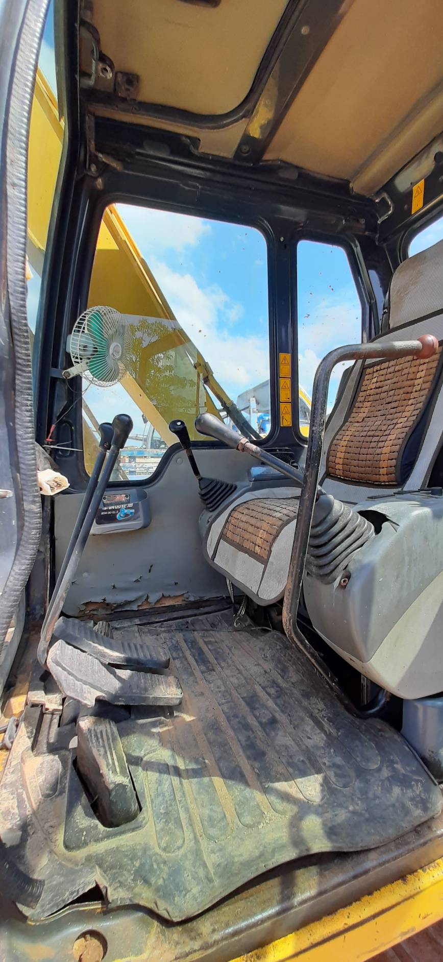 ขายรถขุดKOMATSU PC60-7 มีแอร์, รถเก่านอก, เครื่องยนต์โคมัสสุ 4D95L คอนโทรลน้ำมัน ,ปั๊มนิ้ว, แทรคเหล็ก, มีเอกสาร ยังไม่เคยใช้งานในไทย ขายรถขุดKOMATSU PC60-7 มีแอร์, รถเก่านอก, เครื่องยนต์โคมัสสุ 4D95L คอนโทรลน้ำมัน ,ปั๊มนิ้ว, แทรคเหล็ก, มีเอกสาร ยังไม่เคยใช้งานในไทย