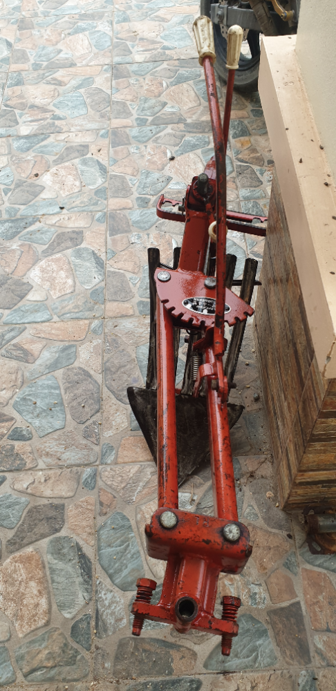 ชายผานหัวหมูรถไถเดินตามเก่าญี่ปุ่น