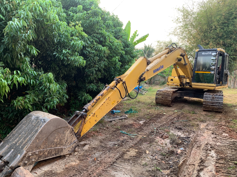 ขายแม็คโครยี่ห้อ Komatsu pc120-6 เอกสารเล่มทะเบียน รถใช้งานปกติราคา580,000
