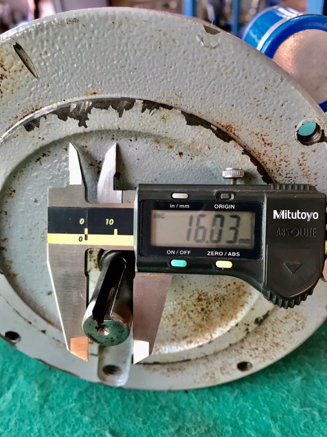 มอเตอร์ ขนาด 1100w ใช้ไฟ 220v ความเร็วรอบ 2800 รอบต่อนาที สภาพดี ราคา 2,500 บาทไม่รวมส่งค่ะ
