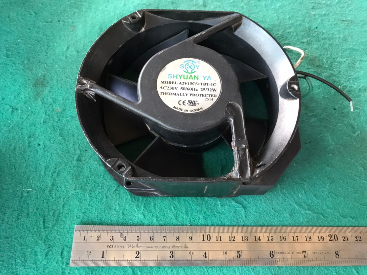 พัดลมระบายอากาศ SHYUAN YA  220V 25W  ขนาด 6 นิ้ว โครงอลูมิเนียม สภาพดี ราคาตัวละ 200 บาท+30 ค่าส่ง มี 3 ตัวค่ะ