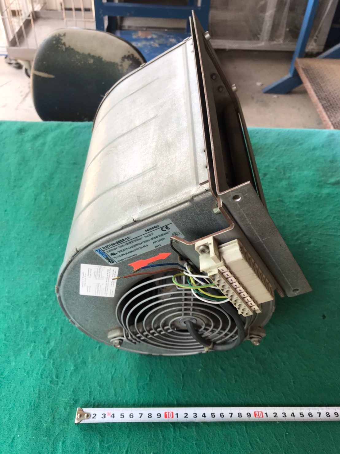 พัดลมหอยโข่ง ยี่ห้อ ebmpapst ใช้ไฟสามเฟส 230/400v 700w 2700min ช่องลมออกขนาด 10x27 ซม. ลมแรงมาก สภาพดี ใช้งานได้ปกติ ราคา 2,000 บาทรวมส่งค่ะ