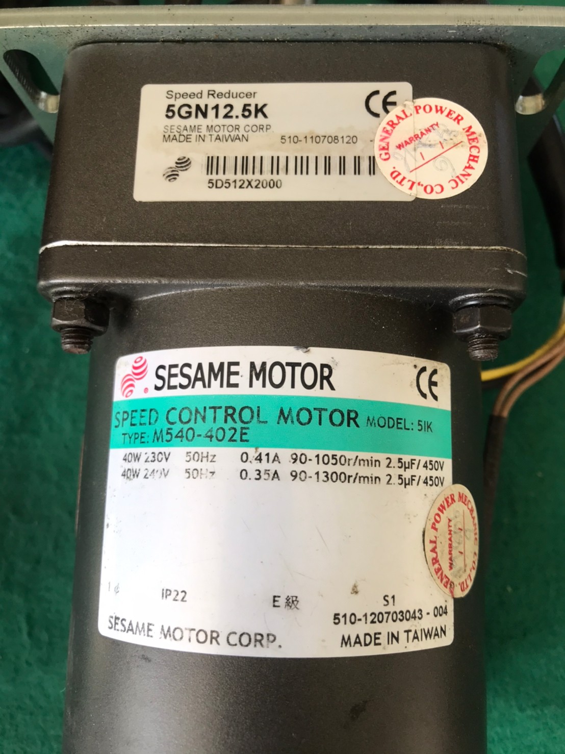 มอเตอร์เกียร์ SESAME MOTER  ขนาด 40w ใช้ไฟ 220v  ความเร็วรอบ 84 รอบ/นาที  พร้อมกล่องปรับรอบมอเตอร์ สภาพดี ใช้งานได้ปกติ ราคาชุดละ 2,000 บาทส่งฟรีค่ะ มี 2 ชุด