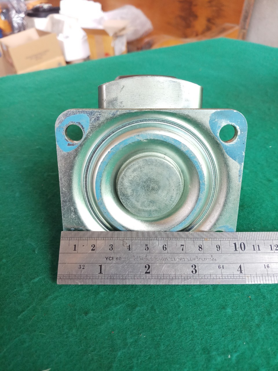 ลูกล้อ ขนาด 3 นิ้ว หน้ากว้างเกือบ 2 นิ้ว หมุนได้รอบ 4 ล้อ โครงล้อหนามาก รับน้ำหนักได้หลายร้อยโล สภาพสวยมาก ไม่มีสนิม ล้อลื่นดี จัดชุด 4 ล้อ ราคาชุดละ 500 บาท+90 ค่าส่ง มี 100 ชุดค่ะ