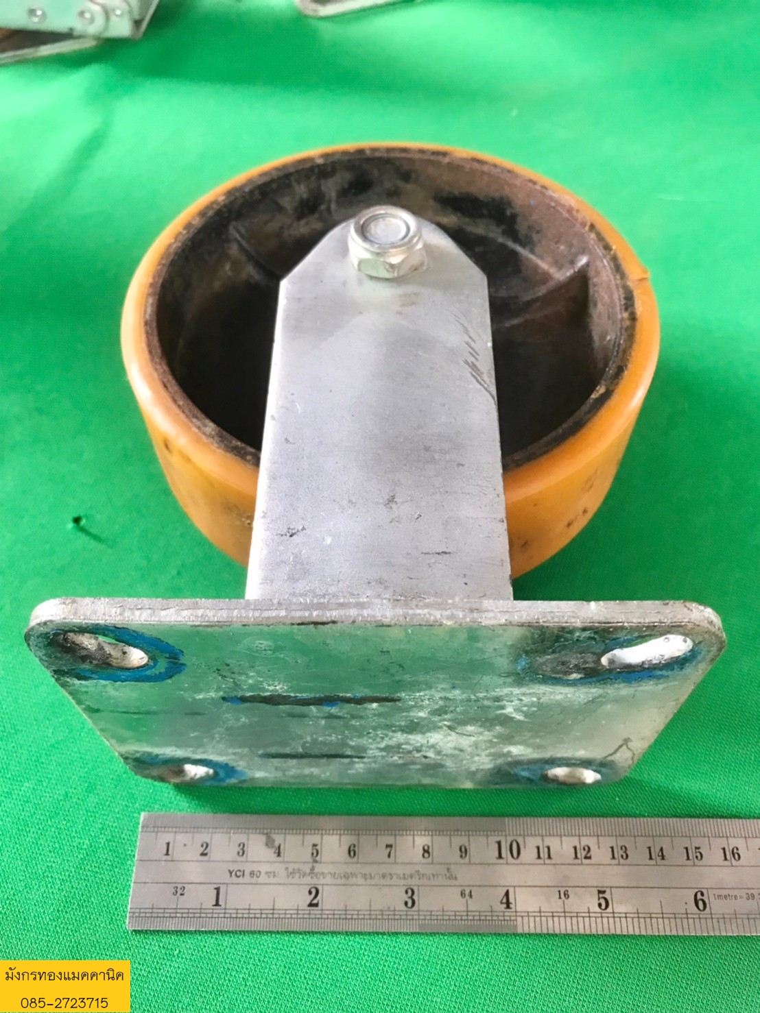 ลูกล้อโพลียูรีเทน ขนาด 6 นิ้ว แป้นหมุน 2 ล้อมีเบรก แป้นตาย 2 ล้อ สูง 20 ซม. โครงเหล็กหนา รับน้ำหนักได้ดี เหมาะสำหรับงานที่ต้องการความทนทาน ทนน้ำมัน ทนต่อแรงเสียดสี ไม่ทำลายพื้นผิว สภาพดี ราคาชุดละ 1,000 บาทไม่รวมส่งค่ะ มี 1 ชุด ลูกล้อโพลียูรีเทน ขนาด 6 นิ้ว แป้นหมุน 2 ล้อมีเบรก แป้นตาย 2 ล้อ สูง 20 ซม. โครงเหล็กหนา รับน้ำหนักได้ดี เหมาะสำหรับงานที่ต้องการความทนทาน ทนน้ำมัน ทนต่อแรงเสียดสี ไม่ทำลายพื้นผิว สภาพดี ราคาชุดละ 1,000 บาทไม่รวมส่งค่ะ มี 1 ชุด