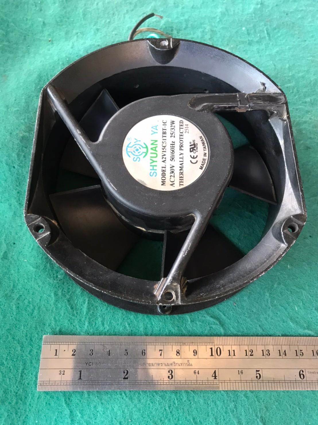 พัดลมระบายอากาศ SHYUAN YA  220V 25W  ขนาด 6 นิ้ว โครงอลูมิเนียม สภาพดี ราคาตัวละ 200 บาท+30 ค่าส่ง มี 3 ตัวค่ะ