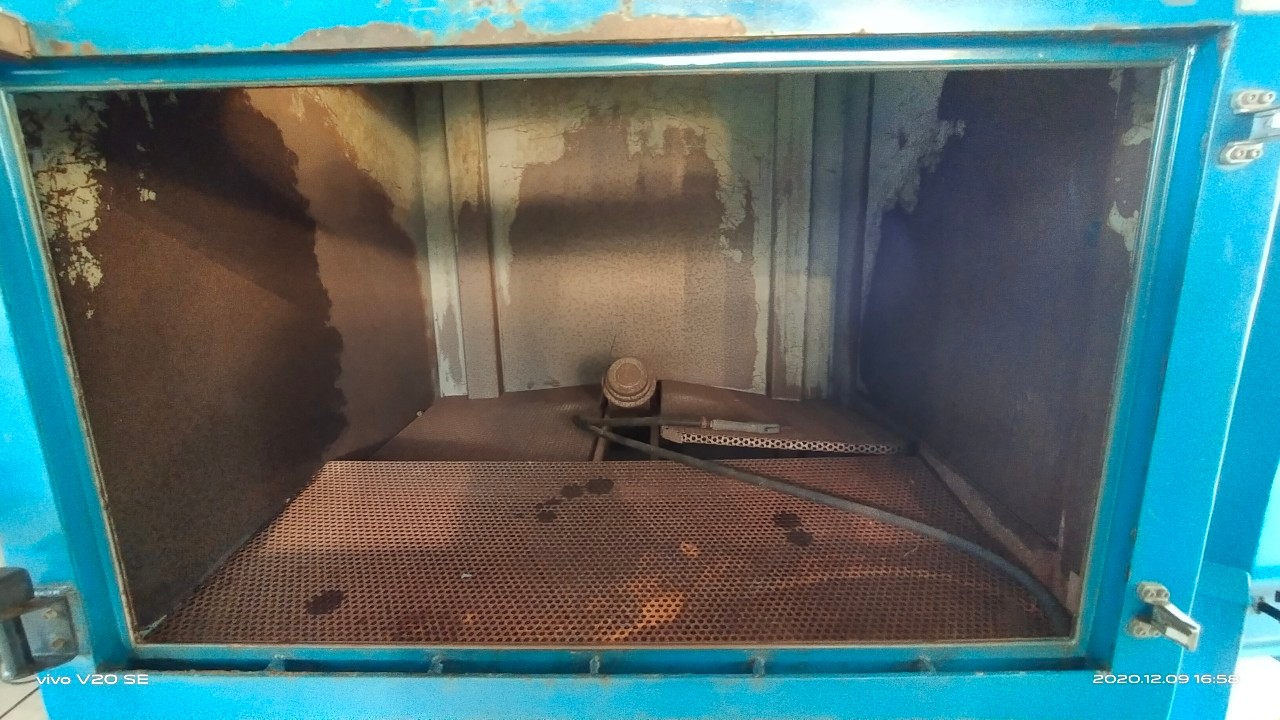 ตู้ยิงทราย ขนาด 120x120x194 ซม.ยี่ห้อ Kepler มีถุงมือสองข้าง ยังสวย ด้านในมีตะแกรงรองงาน ปืนพ่น เหล็กโครงสร้างหนามาก มีตู้ดูดฝุ่นแยกอีกเครื่อง  สภาพสวย อุปกรณ์ค่อนข้างครบ  จัดชุดคู่กัน  ราคา 30,000 บาทไม่รวมส่งค่ะ