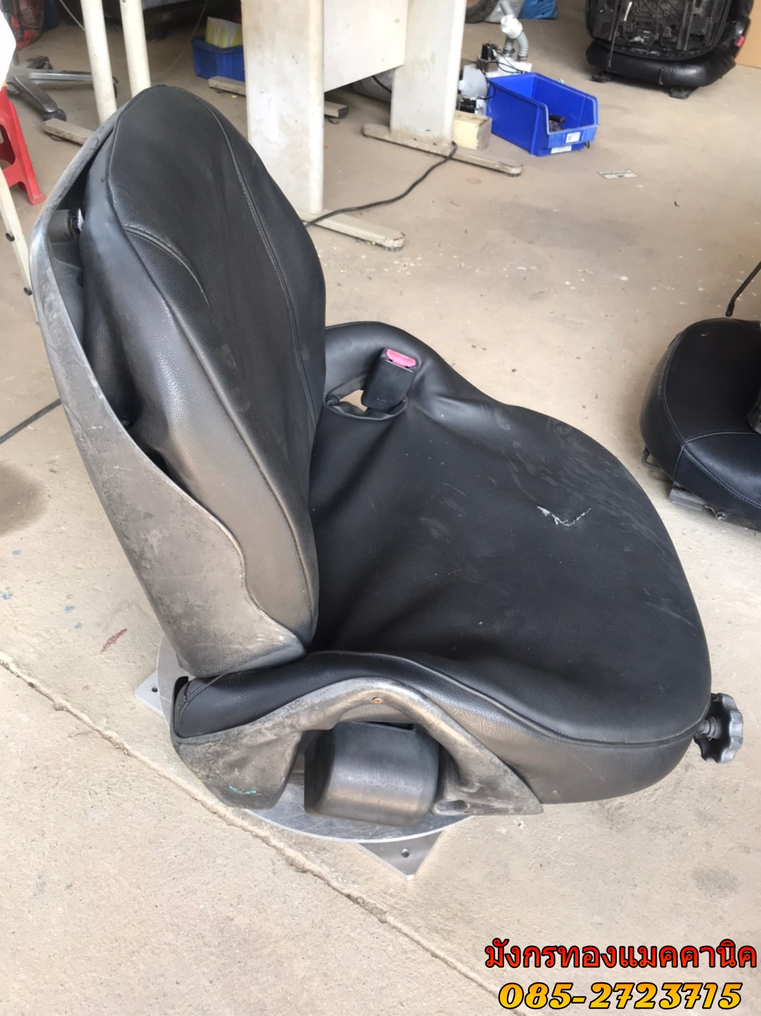 เบาะโฟล์คลิฟท์ ขนาด 58x42x53 ซม. เบาะนุ่ม มีสปริง เบาะขาดตามภาพ ราคา 1,200 บาทไม่รวมส่งค่ะ เบาะโฟล์คลิฟท์ ขนาด 58x42x53 ซม. เบาะนุ่ม มีสปริง เบาะขาดตามภาพ ราคา 1,200 บาทไม่รวมส่งค่ะ