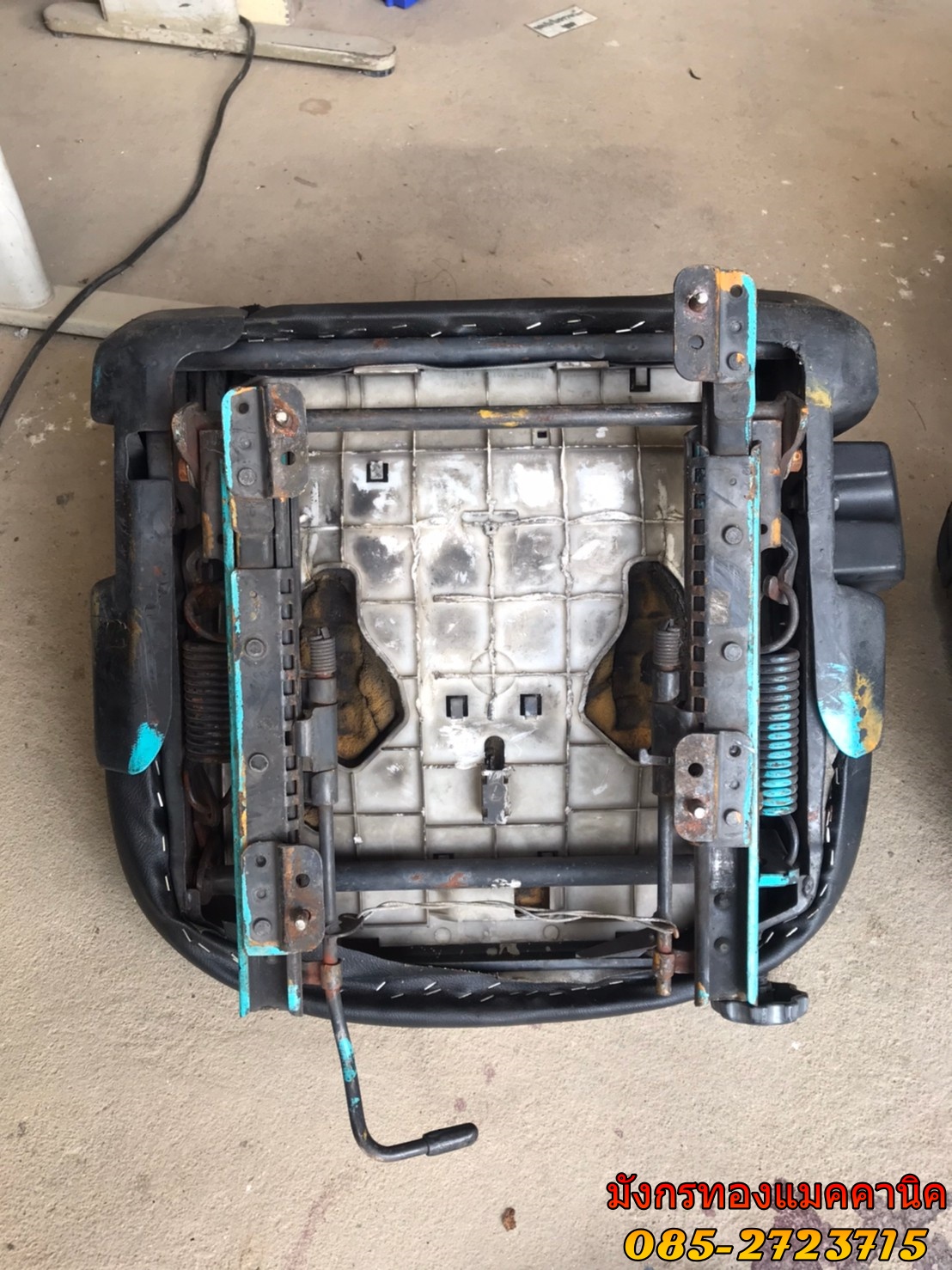 เบาะโฟล์คลิฟท์ ขนาด 58x42x53 ซม. เบาะนุ่ม มีสปริง เบาะขาดตามภาพ ราคา 1,200 บาทไม่รวมส่งค่ะ เบาะโฟล์คลิฟท์ ขนาด 58x42x53 ซม. เบาะนุ่ม มีสปริง เบาะขาดตามภาพ ราคา 1,200 บาทไม่รวมส่งค่ะ