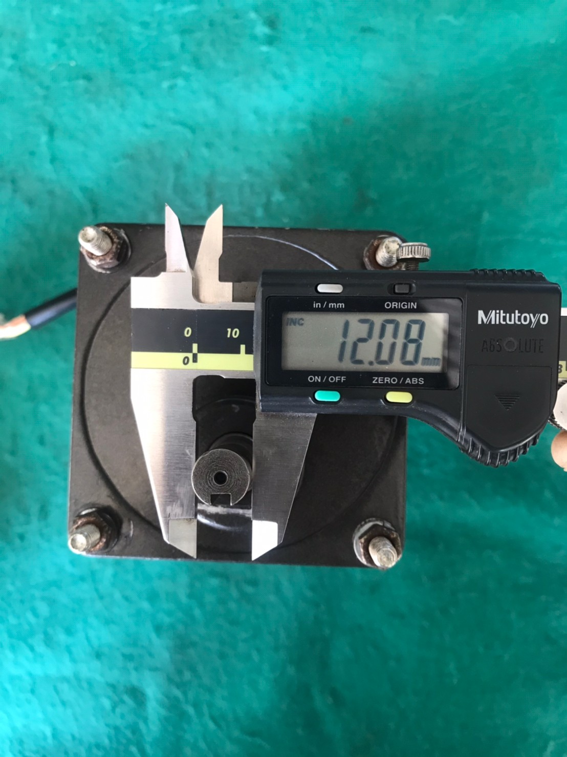 มอเตอร์เกียร์ CC Electric ขนาด 40w ใช้ไฟ 220v ความเร็วรอบ 38 รอบ/นาที พร้อมกล่องปรับรอบมอเตอร์ สภาพด มอเตอร์เกียร์ CC Electric ขนาด 40w ใช้ไฟ 220v ความเร็วรอบ 38 รอบ/นาที พร้อมกล่องปรับรอบมอเตอร์ สภาพด