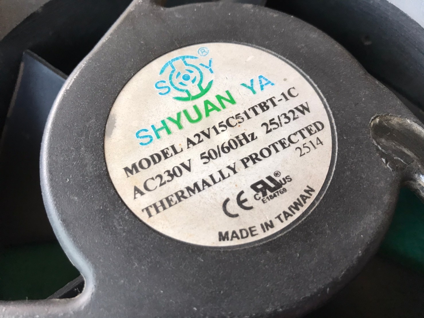 พัดลมระบายอากาศ SHYUAN YA  220V 25W  ขนาด 6 นิ้ว โครงอลูมิเนียม สภาพดี ราคาตัวละ 200 บาท+30 ค่าส่ง มี 3 ตัวค่ะ