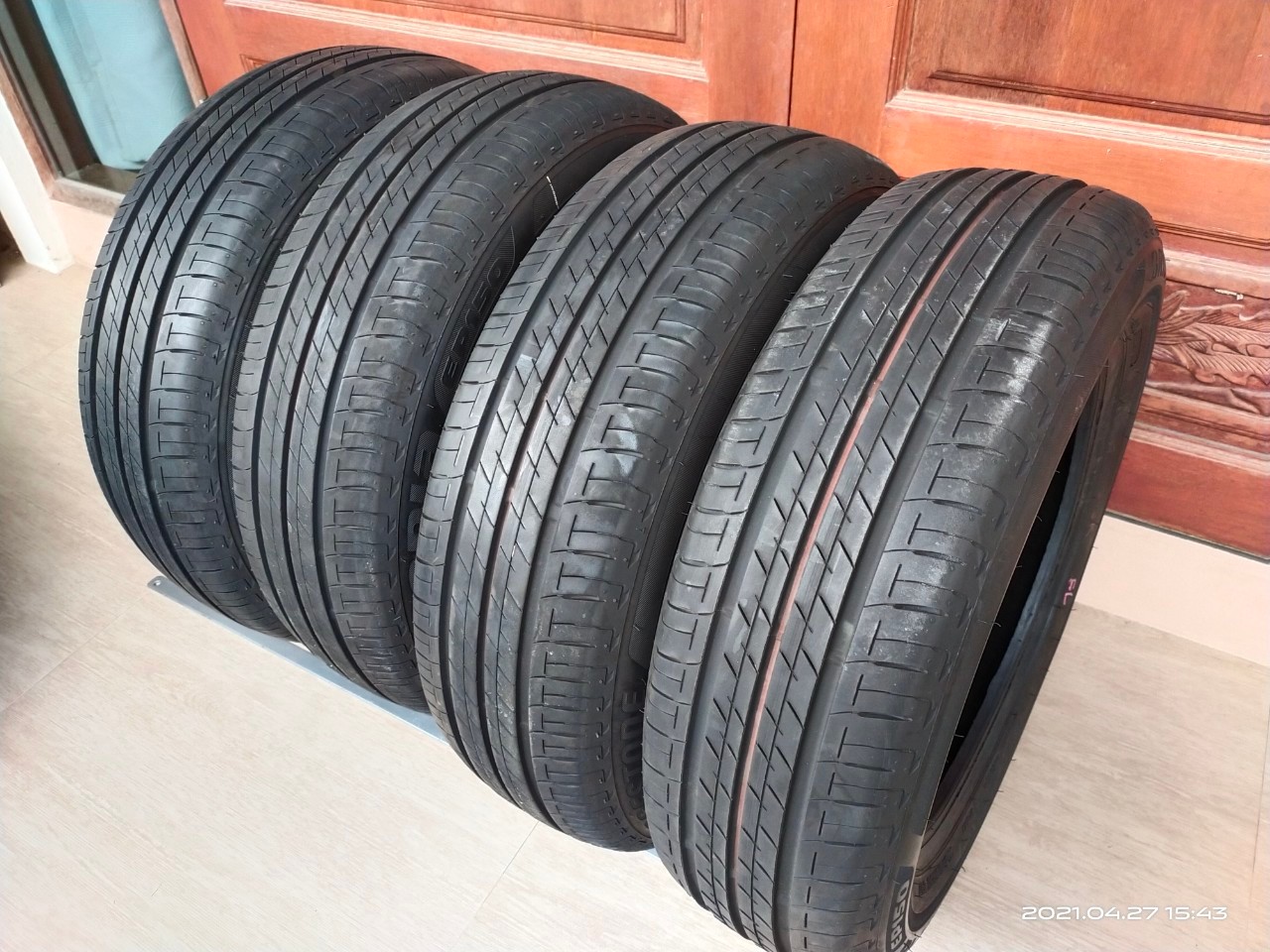 ยางบริดสโตน ขอบ 175/65/15 ปี 17 ไม่ปะ ไม่บวม ใช้น้อย สภาพดี ชุด 4 เส้น 3,000 บาทไม่รวมส่งค่ะ ยางบริดสโตน ขอบ 175/65/15 ปี 17 ไม่ปะ ไม่บวม ใช้น้อย สภาพดี ชุด 4 เส้น 3,000 บาทไม่รวมส่งค่ะ