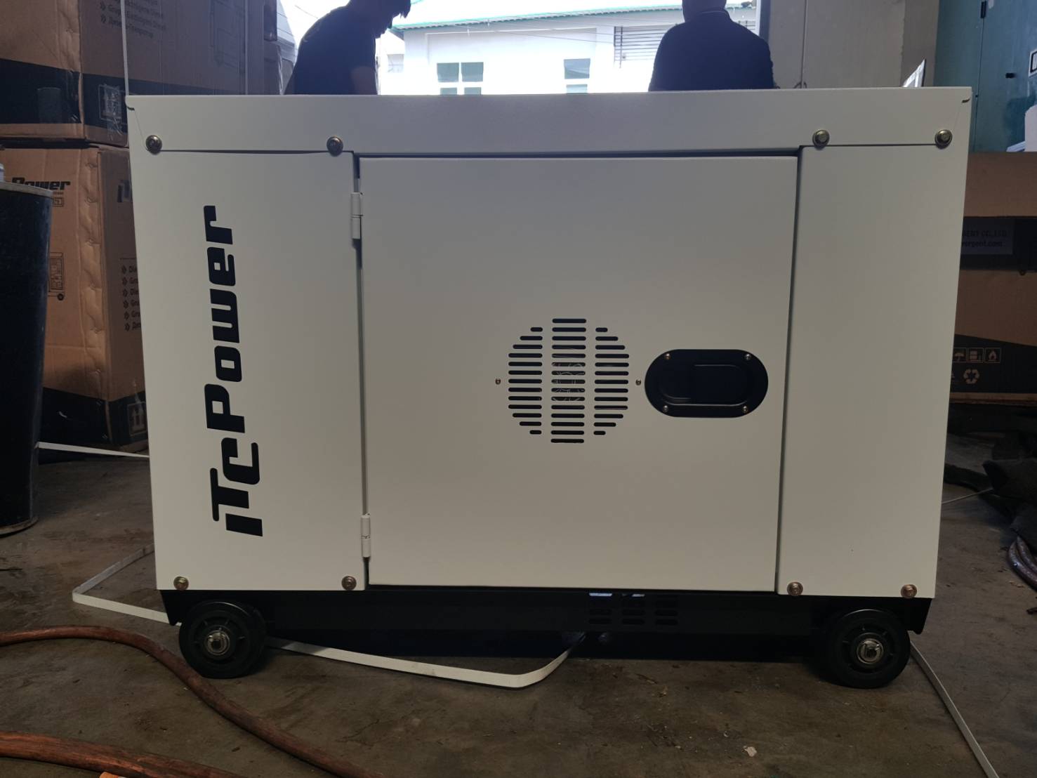 เครื่องปั่นไฟ ขนาด 6.3 KW 230V 1 เฟส ใช้กับเครื่องเชื่อมอินเวอสเตอร์ ปั้มน้ำ2แรง ใช้แอร์12000บีทียู เครื่องปั่นไฟ ขนาด 6.3 KW 230V 1 เฟส ใช้กับเครื่องเชื่อมอินเวอสเตอร์ ปั้มน้ำ2แรง ใช้แอร์12000บีทียู