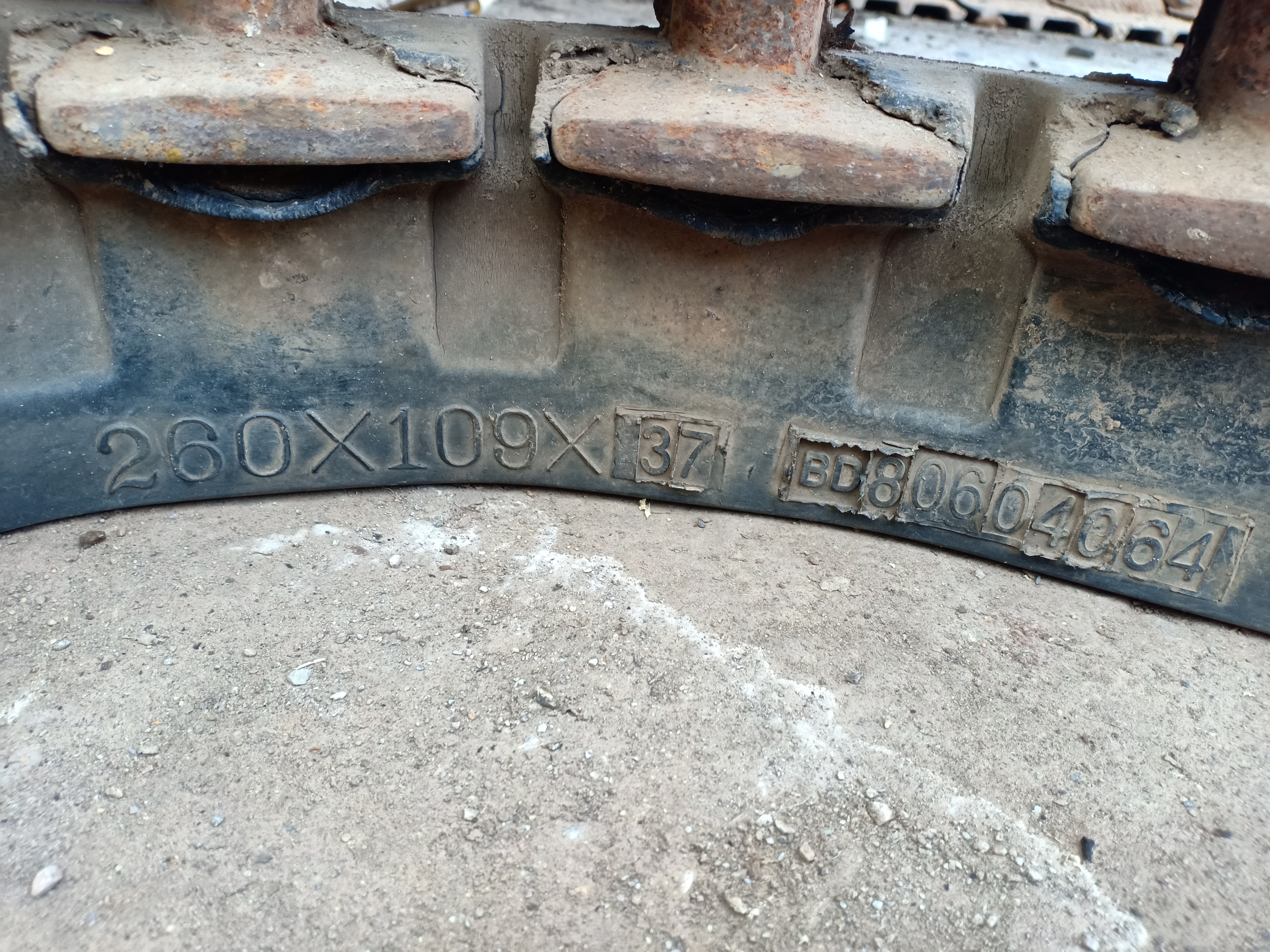 แทร็กยางสภาพดี สภาพสวย 37 ข้อ ใส่PC10, PC20 ได้ พร้อมใช้งาน แทร็กยางสภาพดี สภาพสวย 37 ข้อ ใส่PC10, PC20 ได้ พร้อมใช้งาน