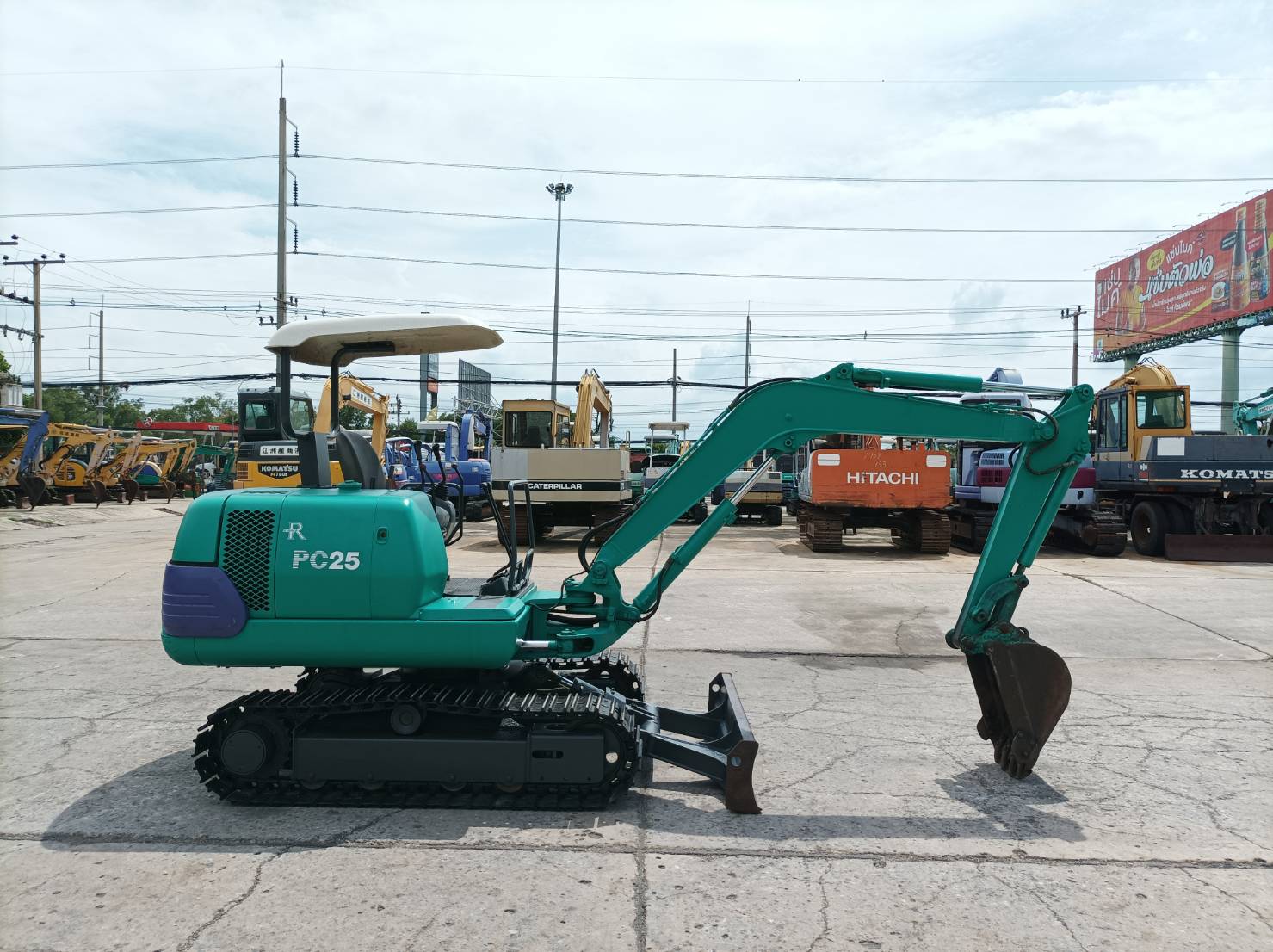 รถแบคโฮ KOMATSU PC25-7 รถนอกนำเข้า พร้อมใช้งาน
