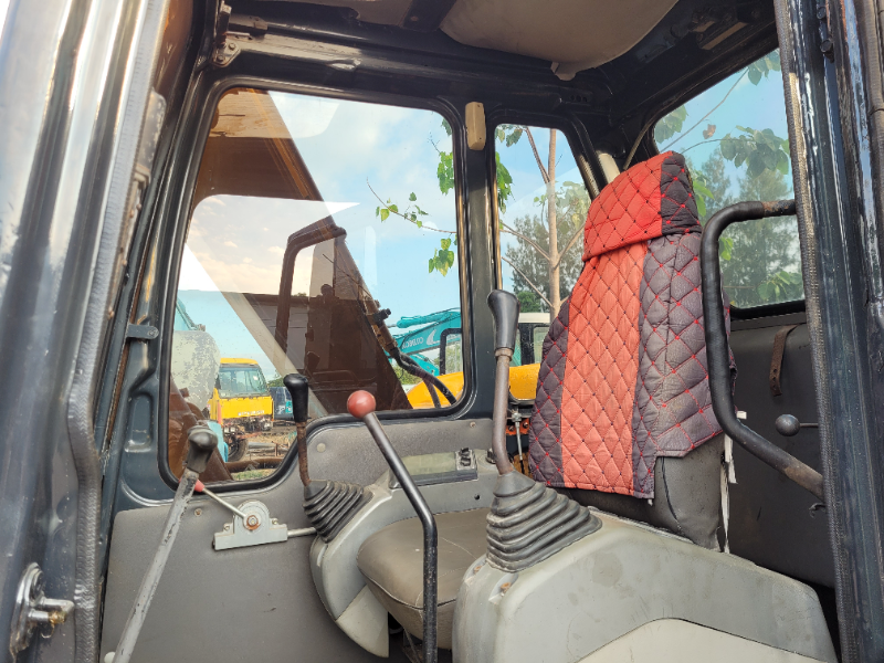 รถแบคโฮ KOMATSU PC60-7 รถเก่านอกนำเข้า มีวีดีโอให้ชม