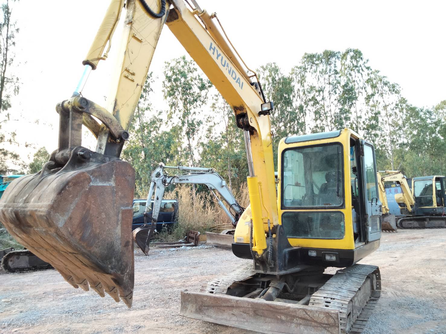 รถแบคโฮ HYUNDAI R55-7 รถเก่านอกนำเข้า มีวีดีโอให้ชม รถแบคโฮ HYUNDAI R55-7 รถเก่านอกนำเข้า มีวีดีโอให้ชม