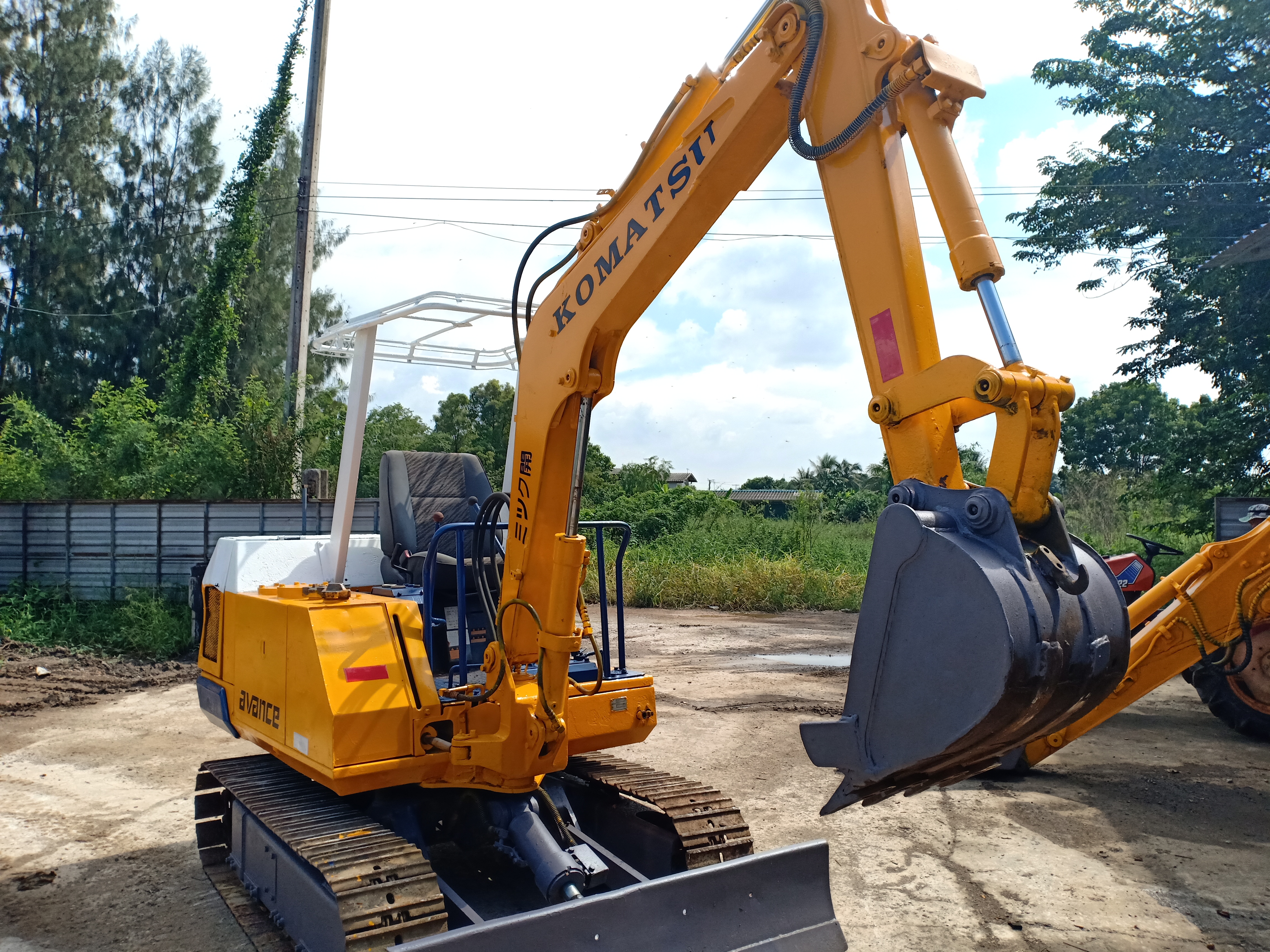รถแบคโฮ KOMATSU PC20 ชม.การทำงาน 2,000+ ชม. มี VDO การทำงานให้ชม