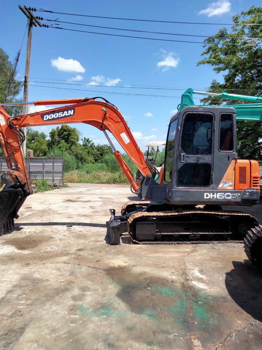 รถแบคโฮ DOOSAN DH60 รถนอกนำเข้า ไฟฟ้าครบ แอร์เย็น 