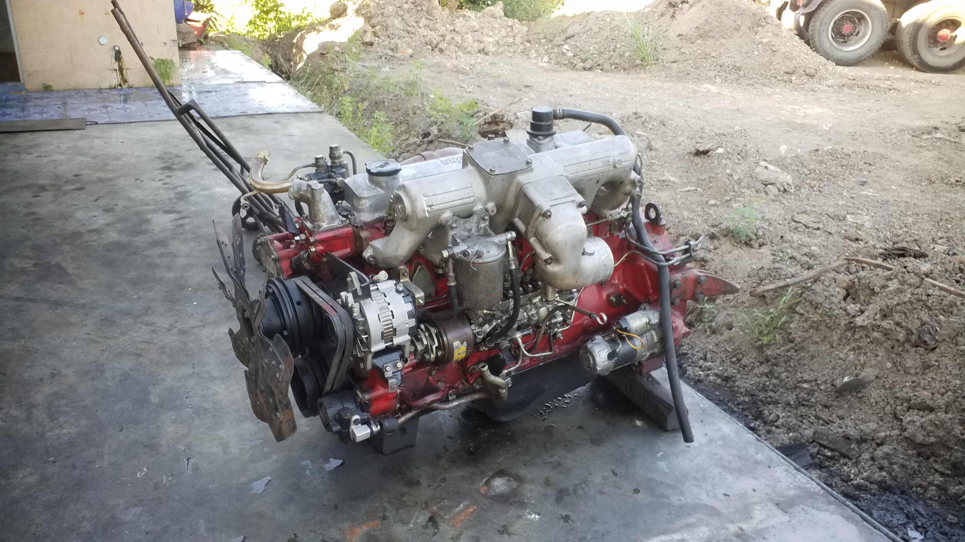 เครื่อง   hino   em100  220  แรง