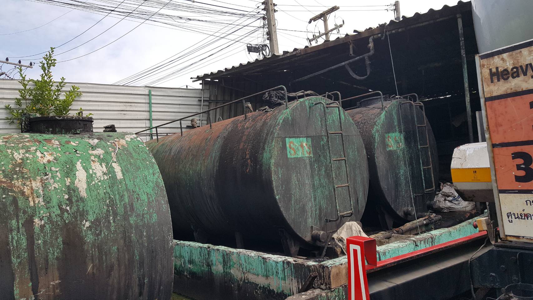 ถังน้ำมันเก่า 15000 ลิตรใช้งานได้เลย สองใบราคาถูกสุด