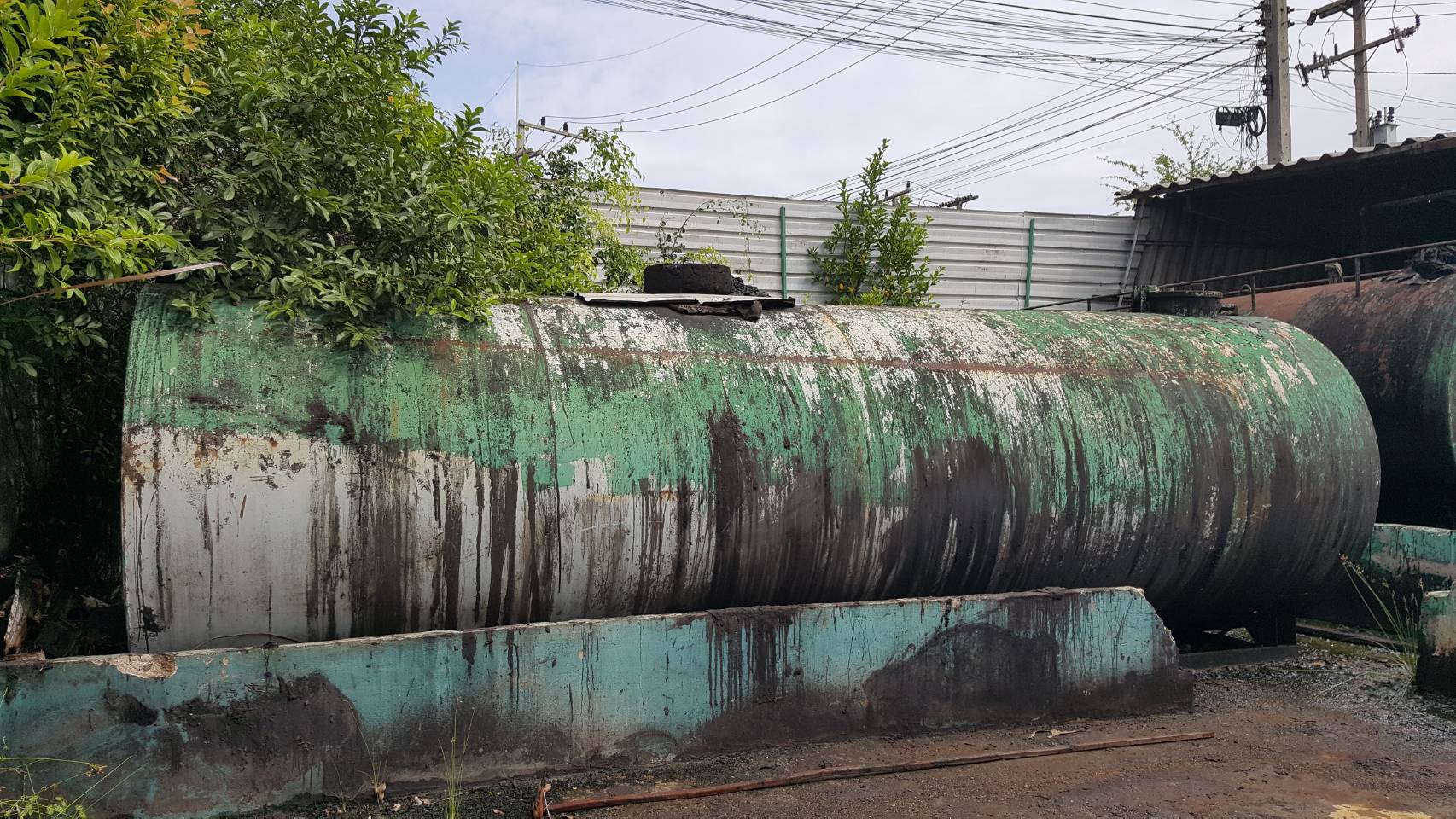 ถังน้ำมันเก่า 15000 ลิตรใช้งานได้เลย สองใบราคาถูกสุด