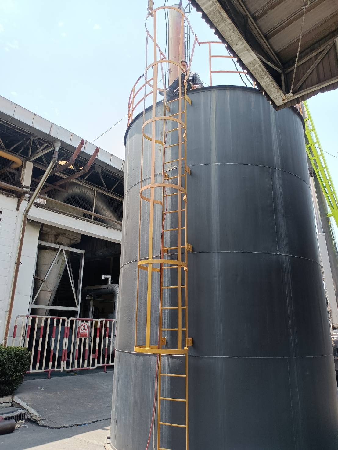 ถังน้ำมัน ขนาด 72000 ลิตรใหญ่ๆใครหาอยู่ไม่ผิดหวังแน่นอน