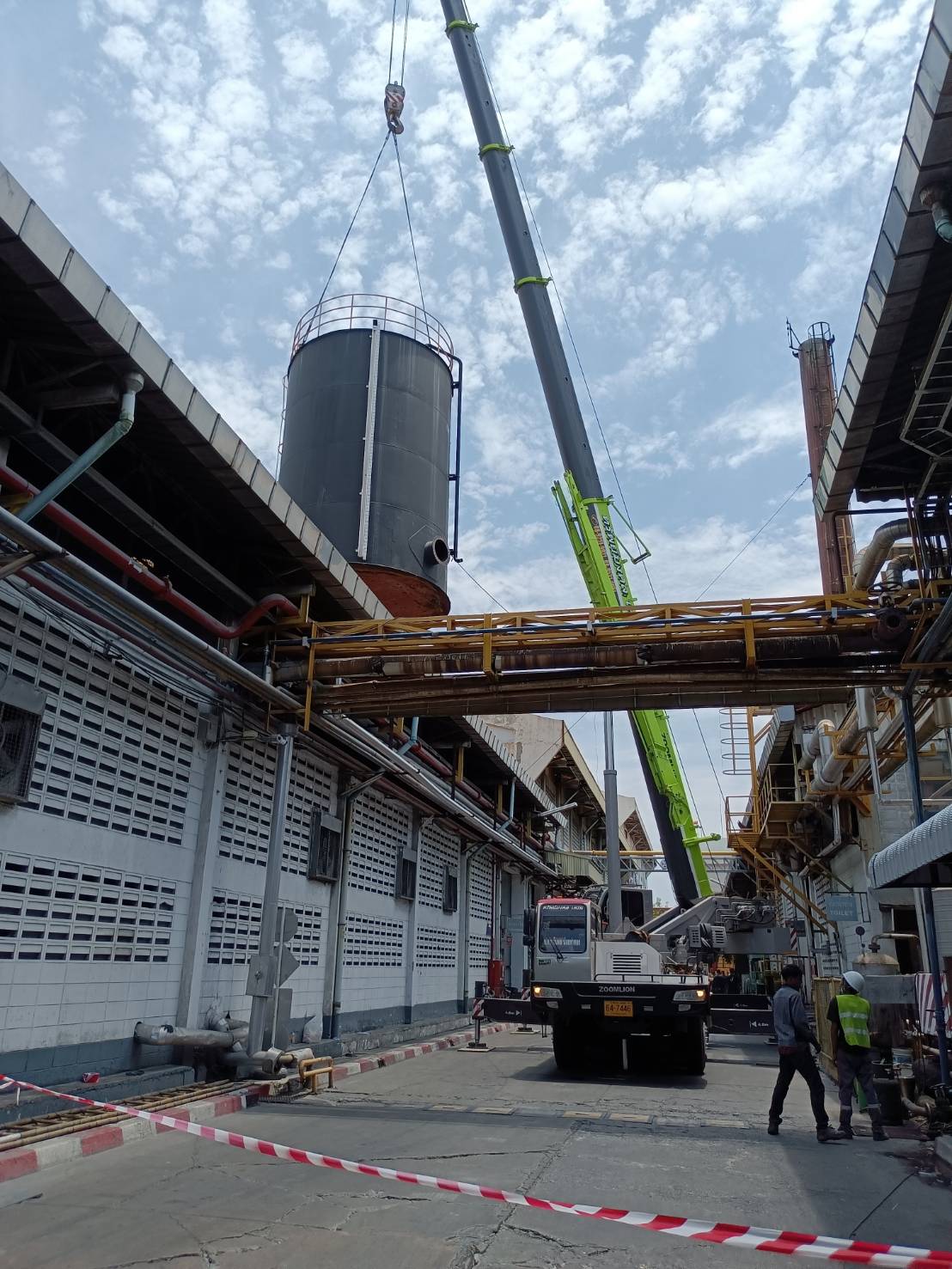 ถังน้ำมัน ขนาด 72000 ลิตรใหญ่ๆใครหาอยู่ไม่ผิดหวังแน่นอน