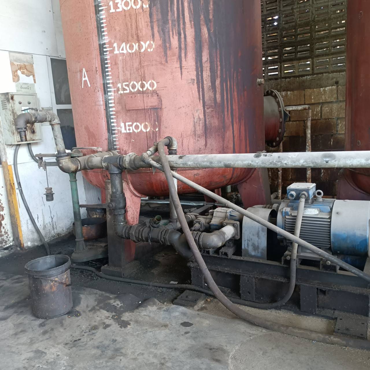 ถังเหล็กแนวตั้ง มี 3 ใบ 3 ขนาดเหล็กหนา 6 มิล