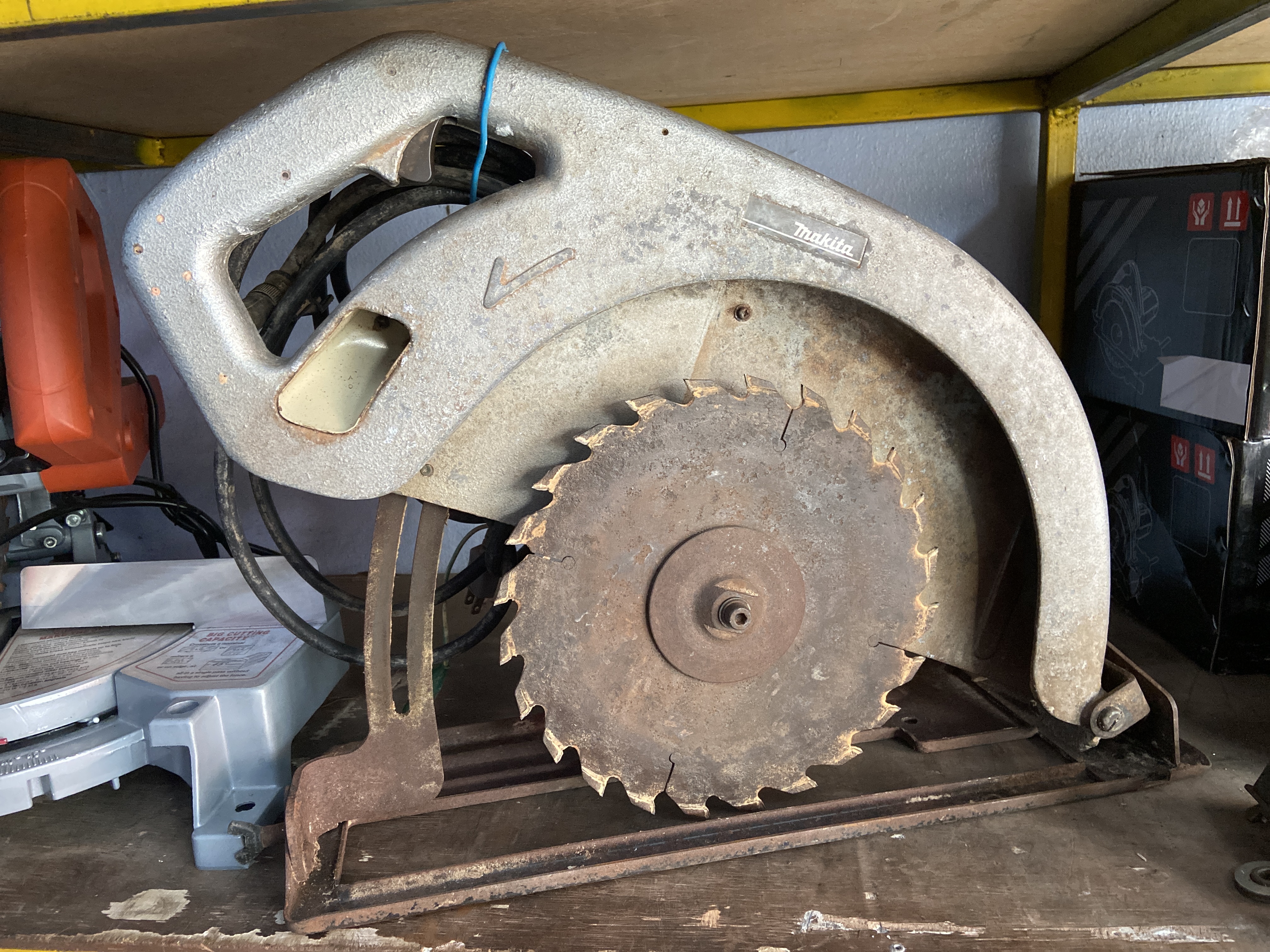 ขายเลื่อยวงเดือน 16นิ้ว makita ของเเท้เดิมๆ ครับ