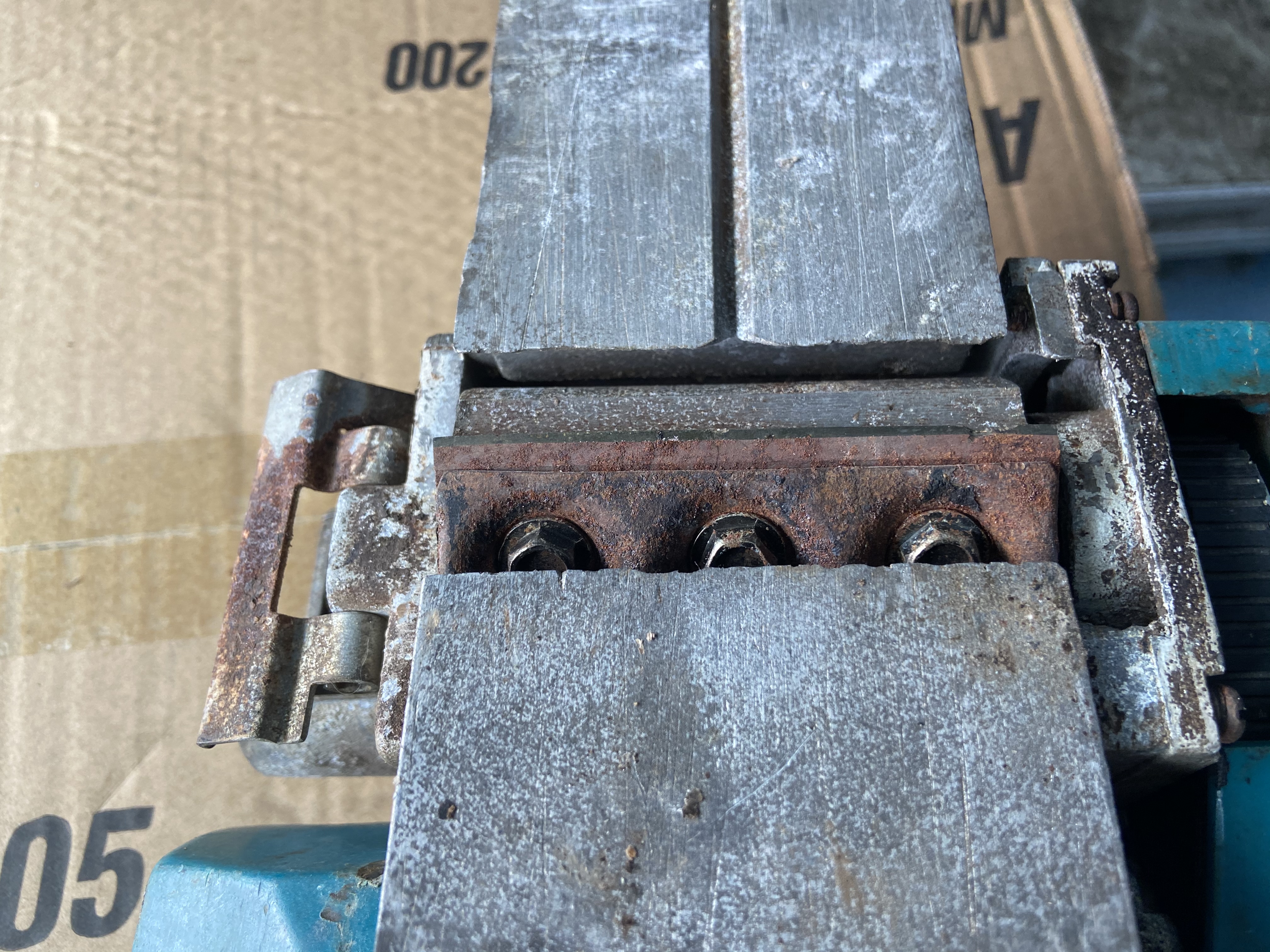 ขายกบไฟฟ้า 3” makita 1100 ขายกบไฟฟ้า 3” makita 1100