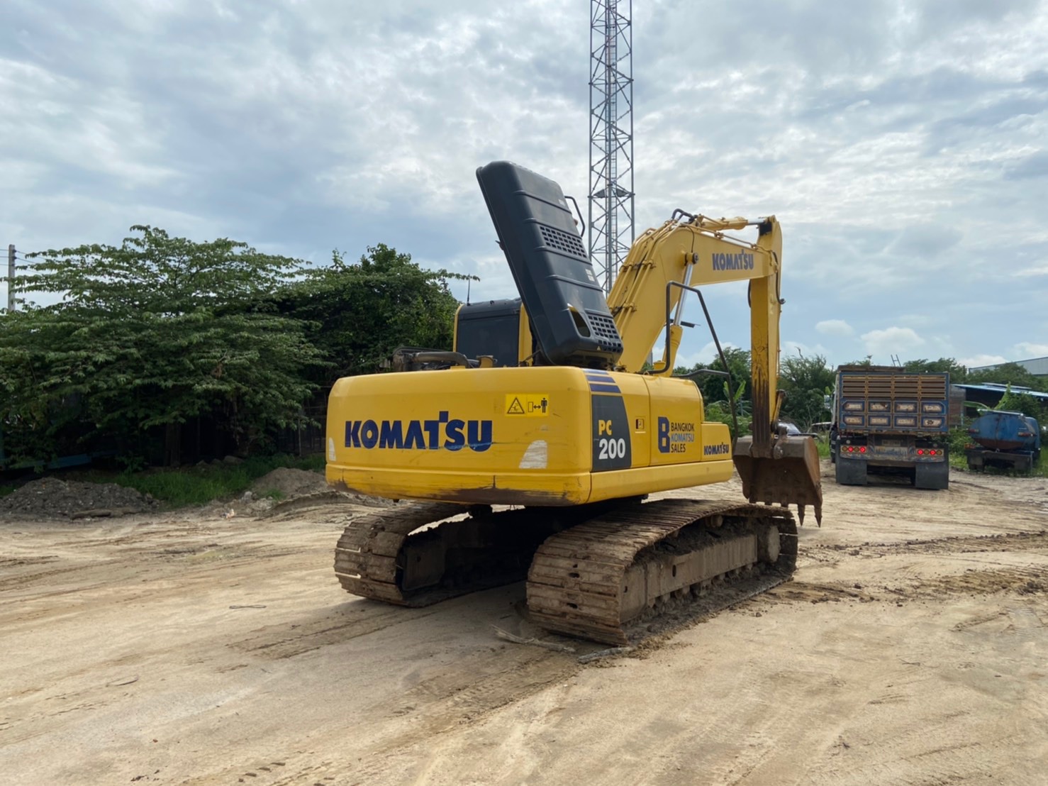KOMATSU PC200 8MO ระบบไฟฟ้าครบ แน่นทุกจุด KOMATSU PC200 8MO ระบบไฟฟ้าครบ แน่นทุกจุด