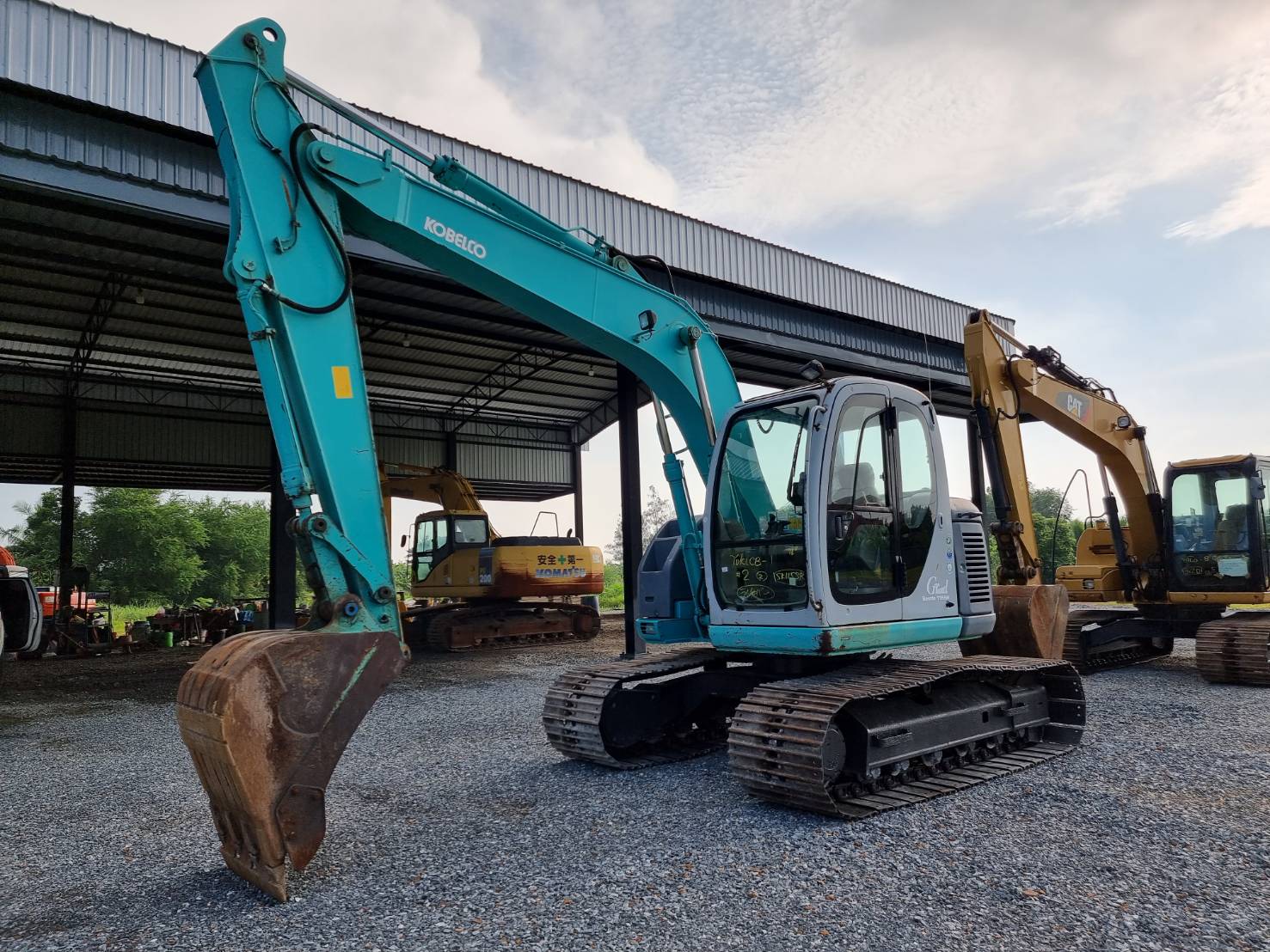 ขายรถขุดนำเข้าญี่ปุ่นKOBELCO SK115สภาพพร้อมใช้จริง สนใจติดต่อ 081-986-3811