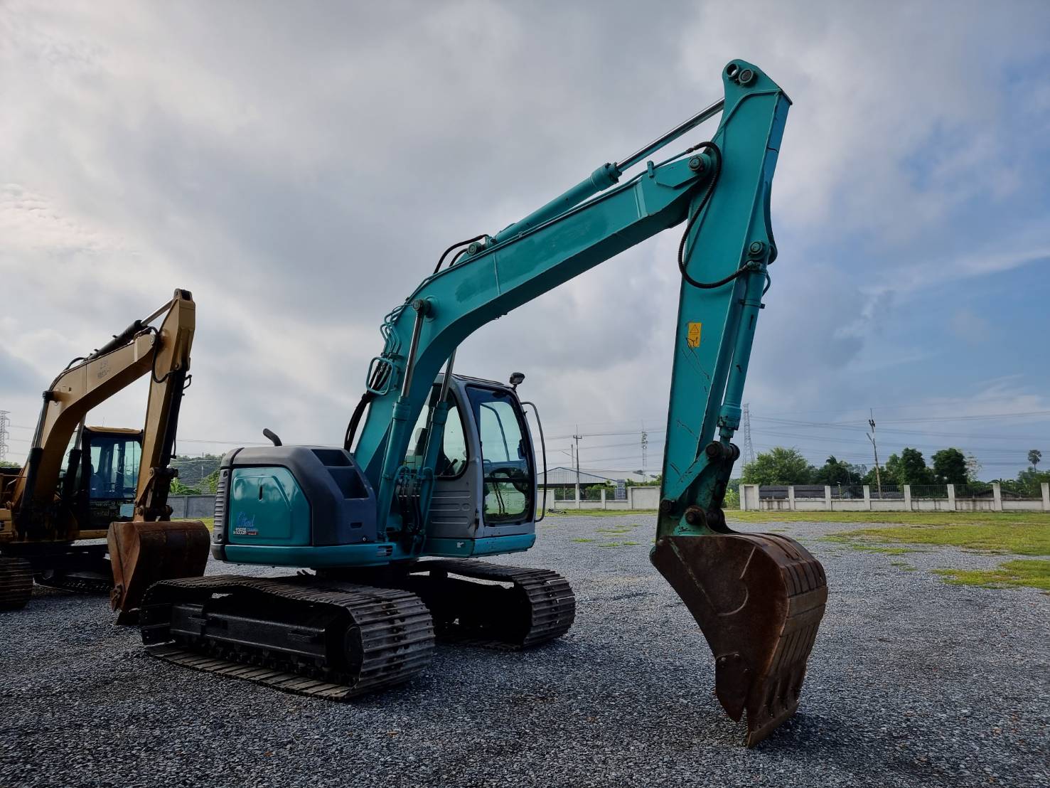 ขายรถขุดนำเข้าญี่ปุ่นKOBELCO SK115สภาพพร้อมใช้จริง สนใจติดต่อ 081-986-3811