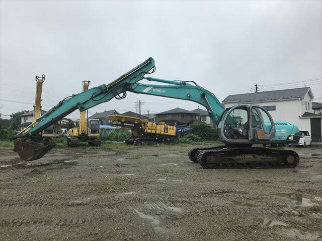 ขายรถขุดนำเข้าญี่ปุ่นKobelco SK200 markfivesuper สนใจติดต่อ 081-986-3811
