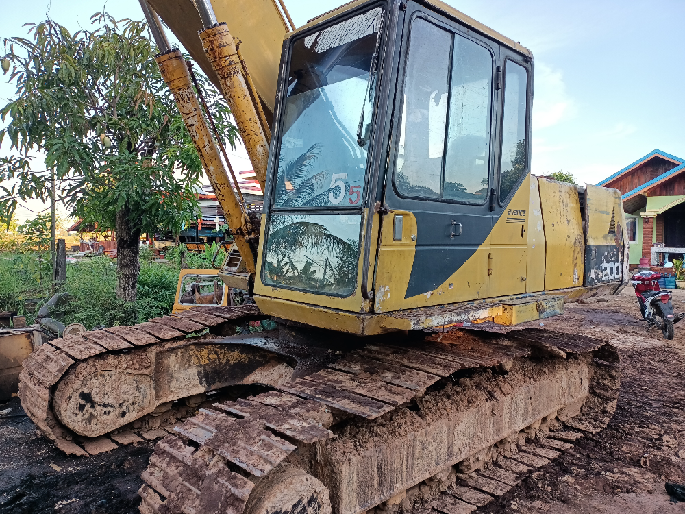 ขาย แบคโฮ komatsu 200-5 ไฟฟ้าเต็ม