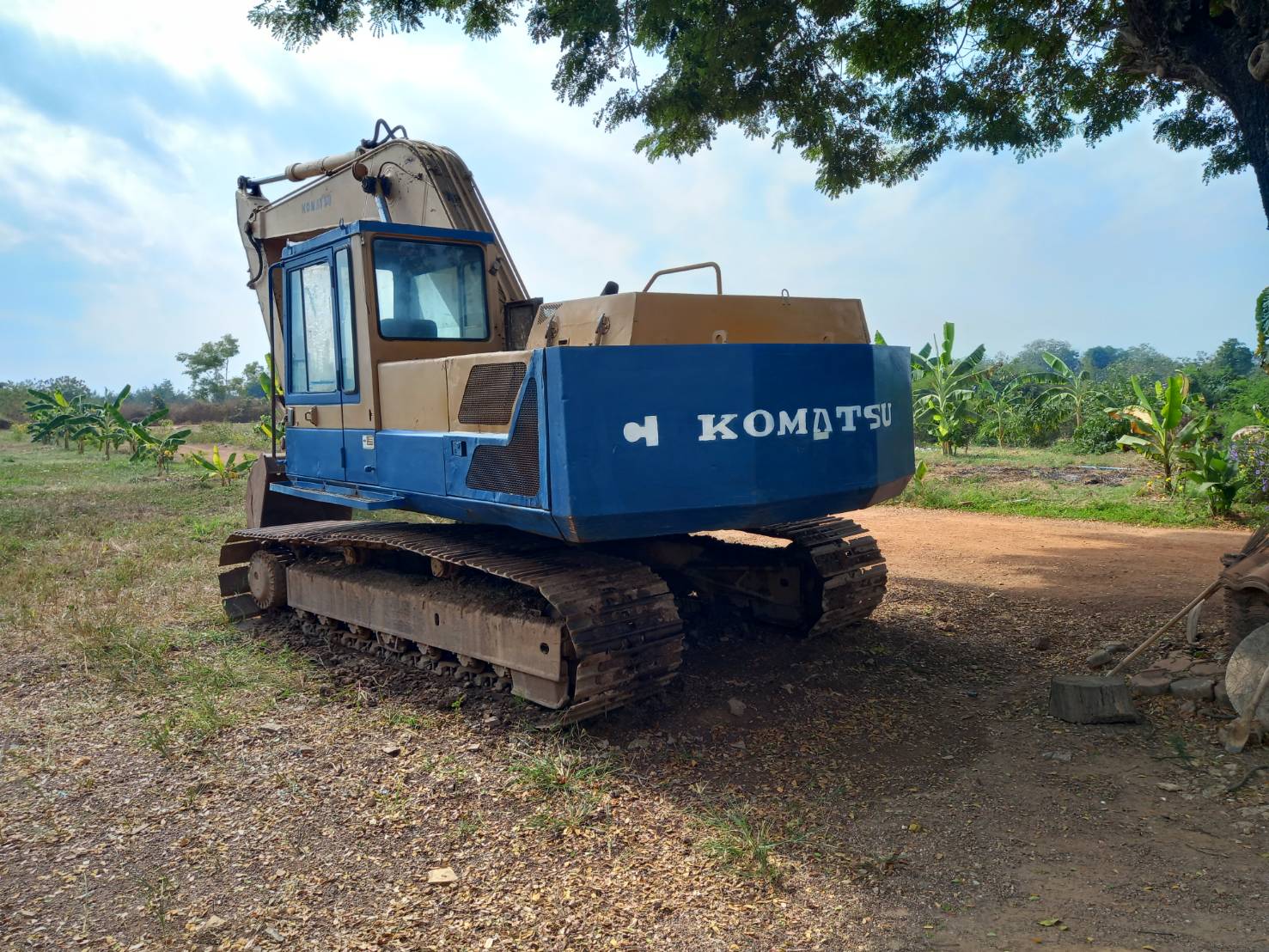 ขายแบคโฮ komatsu 200-3บอดีสวยๆพร้อมใช้ ขายแบคโฮ komatsu 200-3บอดีสวยๆพร้อมใช้