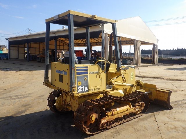 KOMATSU D21A-8 ปี 2005, 2097 ชั่วโมงแท้ รถสวยมากครับ KOMATSU D21A-8 ปี 2005, 2097 ชั่วโมงแท้ รถสวยมากครับ
