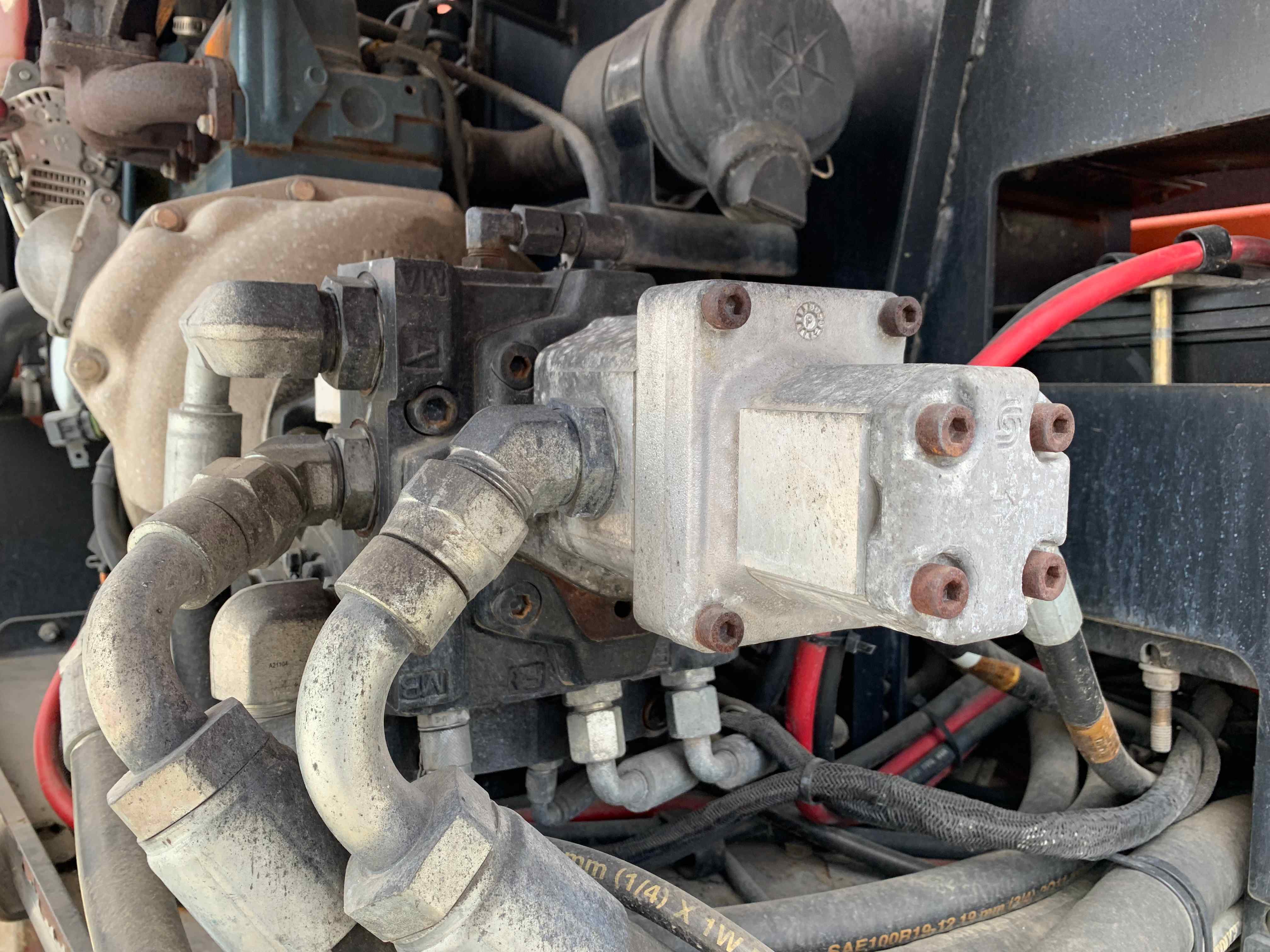 ลิฟต์กระเช้า JLG รุ่น 340AJ รถปี 2011 Working Height 12.3 เมตร