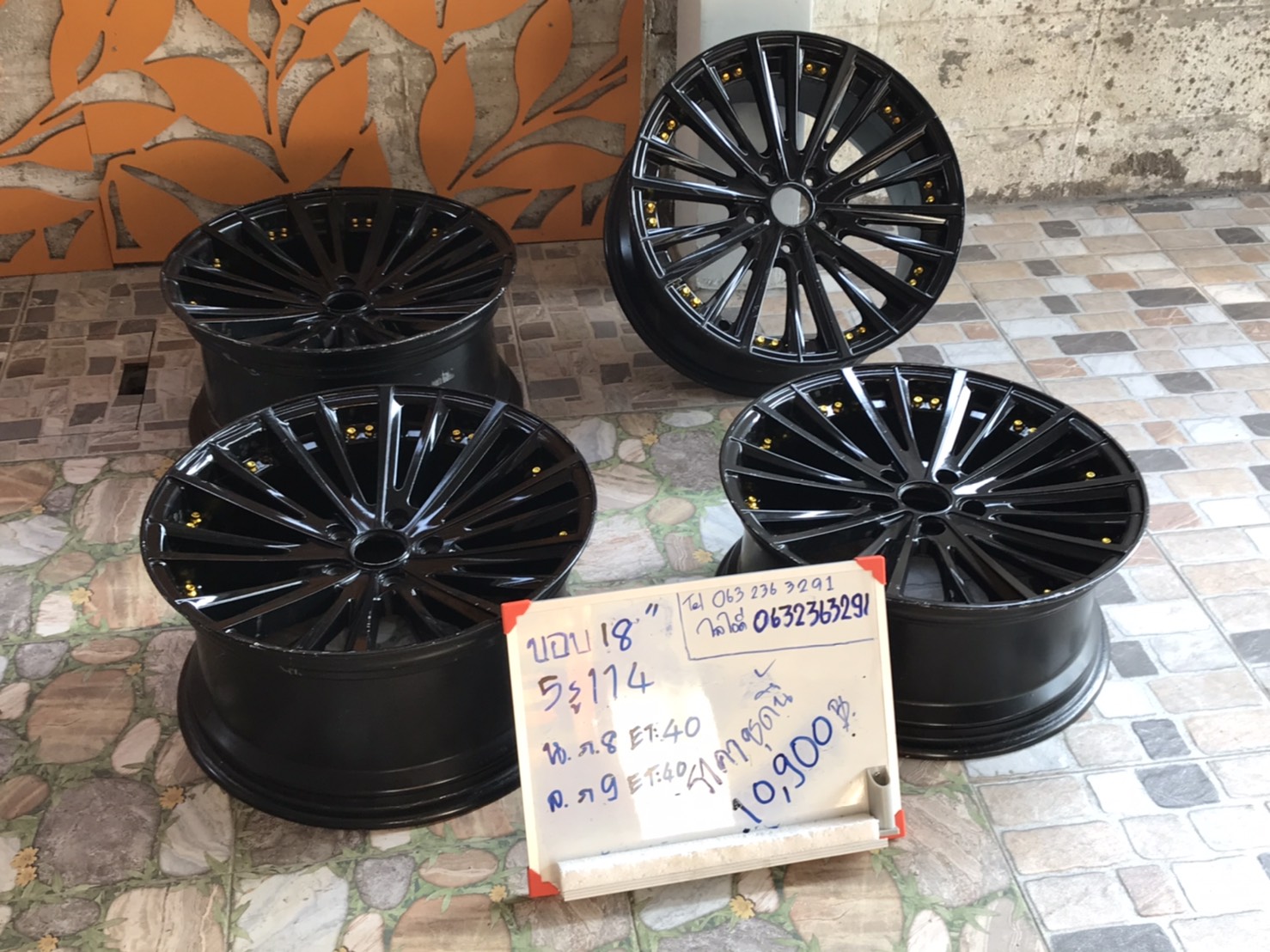 ล้อแม็กขอบ18นิ้ว5รู114 สวยๆ ชุดนี้ลดราคาเหลือ 6700 บาท