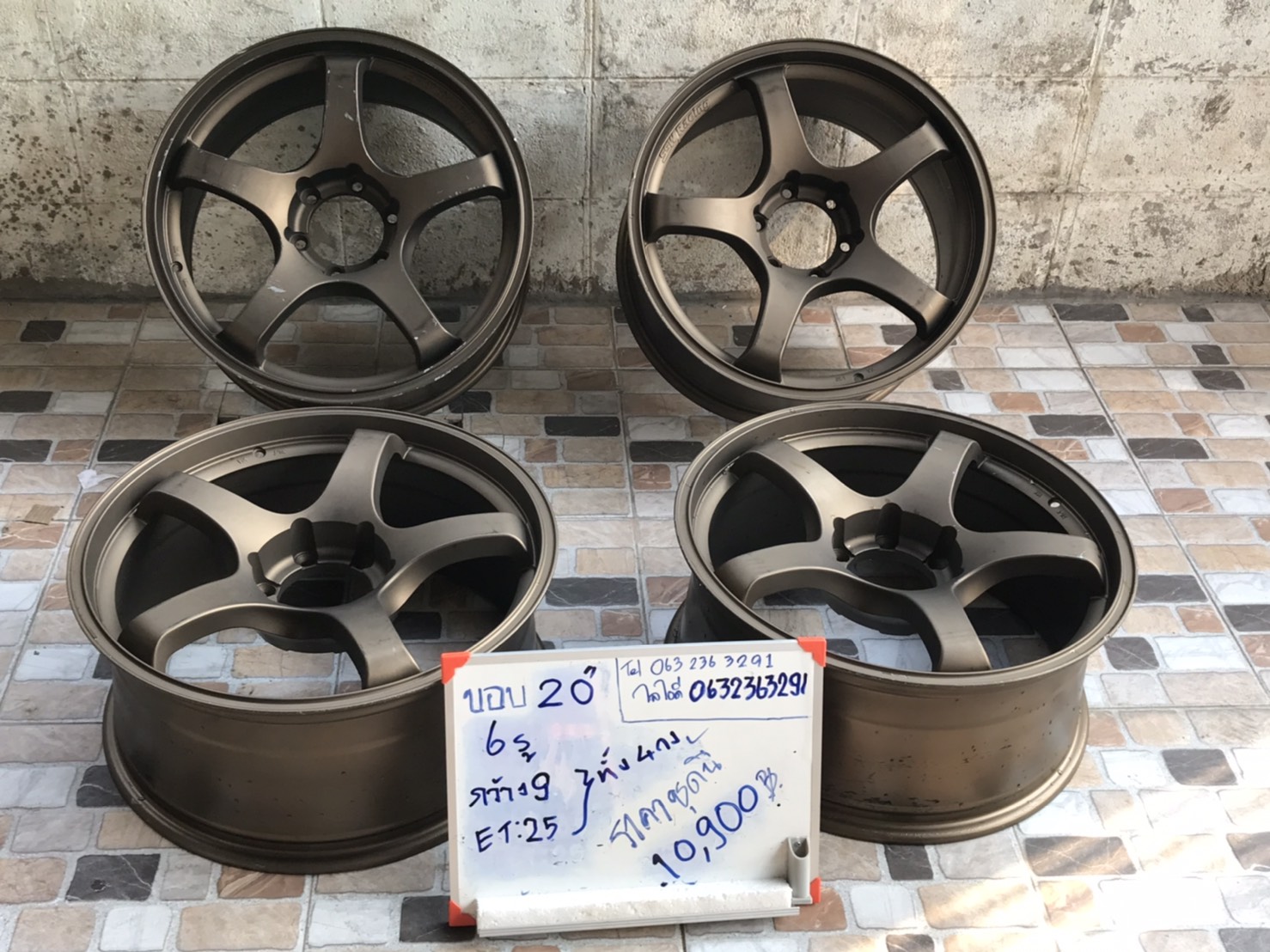 ล้อแม็กขอบ20นิ้ว6รูสวยๆ ชุดนี้ลดราคาเหลือ 7700 บาท