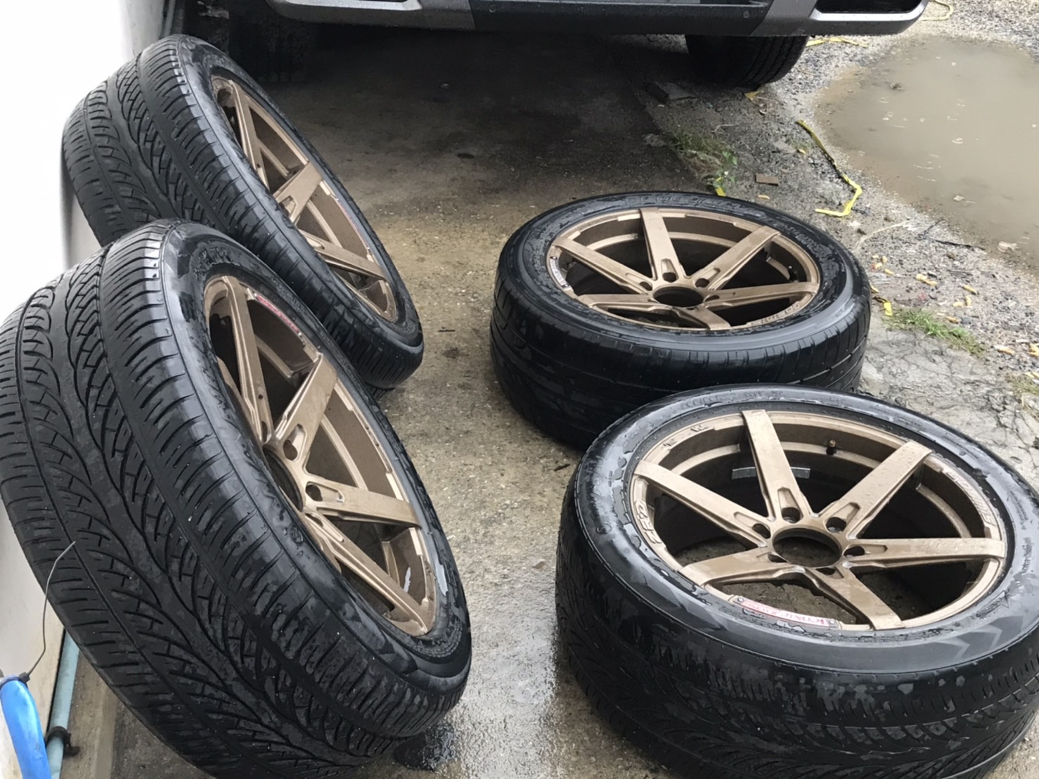 ล้อแม็กขอบ20นิ้ว6รูสวยๆ แถมยาง สวยๆ ชุดนี้ลดราคาเหลือ 6900 บาท ล้อแม็กขอบ20นิ้ว6รูสวยๆ แถมยาง สวยๆ ชุดนี้ลดราคาเหลือ 6900 บาท