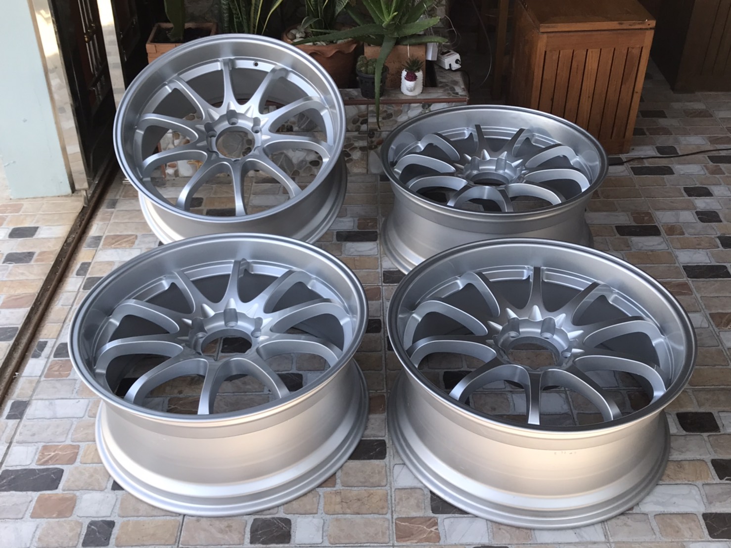 ล้อแม็กขอบ22นิ้ว6รูสวยๆ ชุดนี้ลดราคาเหลือ8900บาท ล้อแม็กขอบ22นิ้ว6รูสวยๆ ชุดนี้ลดราคาเหลือ8900บาท