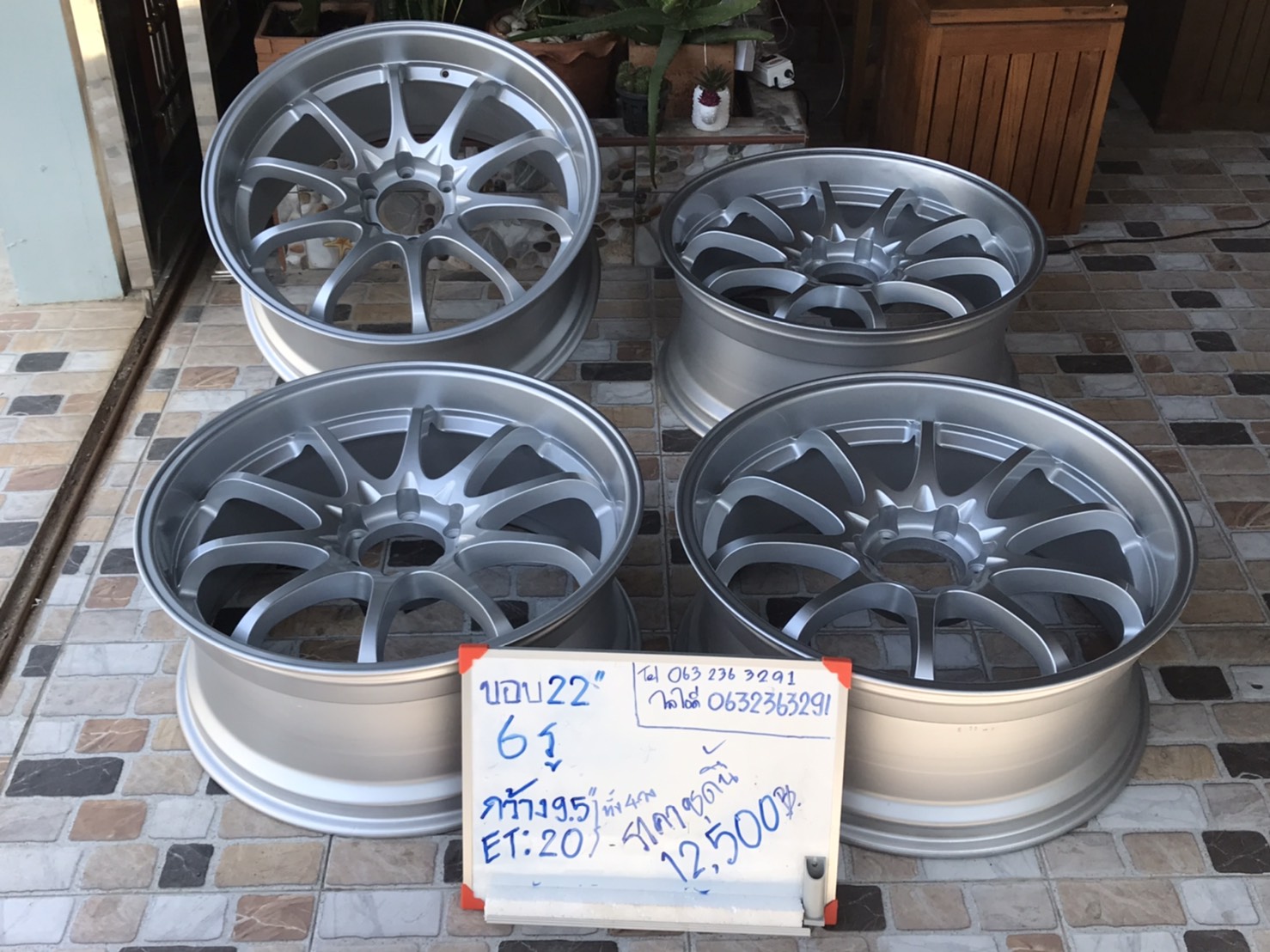 ล้อแม็กขอบ22นิ้ว6รูสวยๆ ชุดนี้ลดราคาเหลือ8900บาท