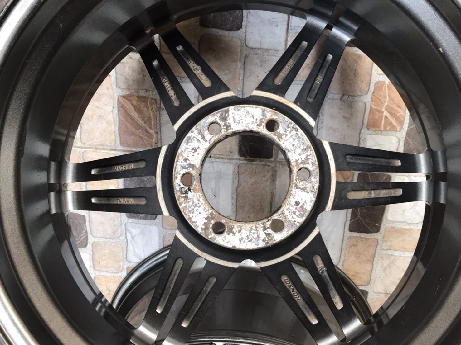 ล้อแม็กขอบ20นิ้ว6รู สวยๆ ชุดนี้ลดราคาเหลือ 7600 บาท ล้อแม็กขอบ20นิ้ว6รู สวยๆ ชุดนี้ลดราคาเหลือ 7600 บาท